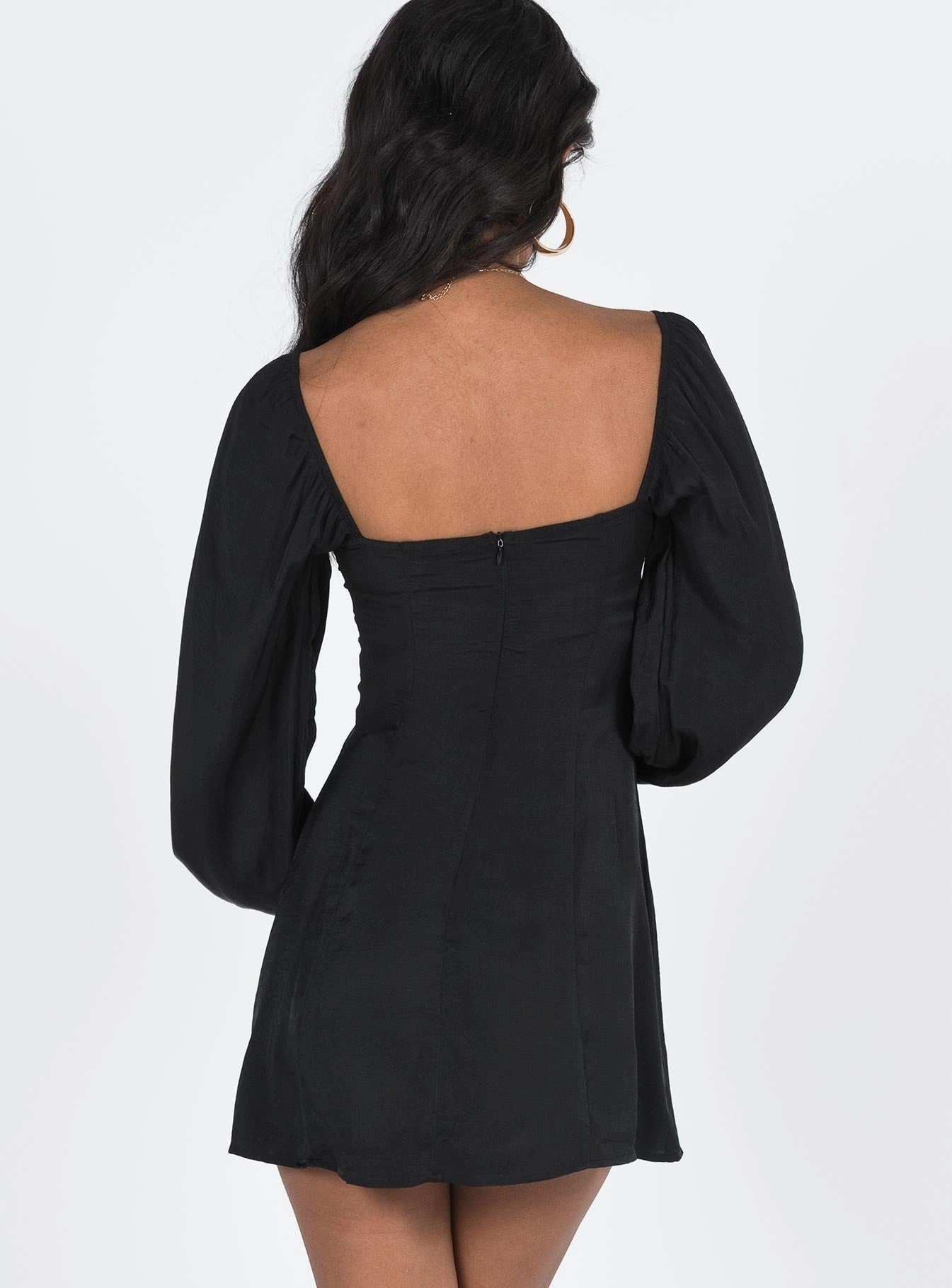 Floreto Long Sleeve Mini Dress Black Clean Edge Chic Tone