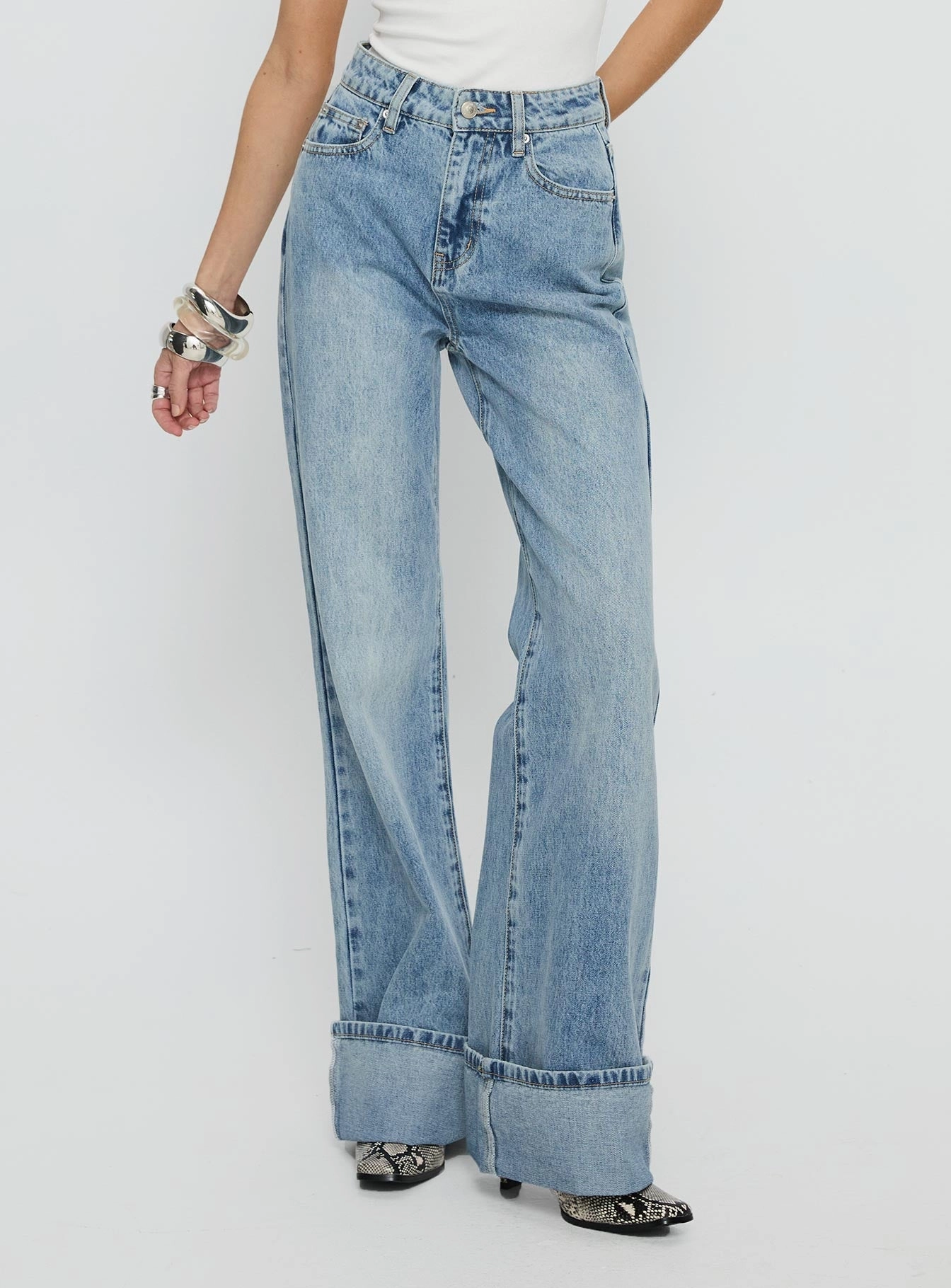 Florida Keys Mid Rise Straight Leg Cuffed Jeans Light Blue Wash Fashion Uniform