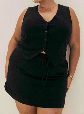 Weekend Outfit All Day Comfort Evry Linen Blend Mini Skirt Black Curve