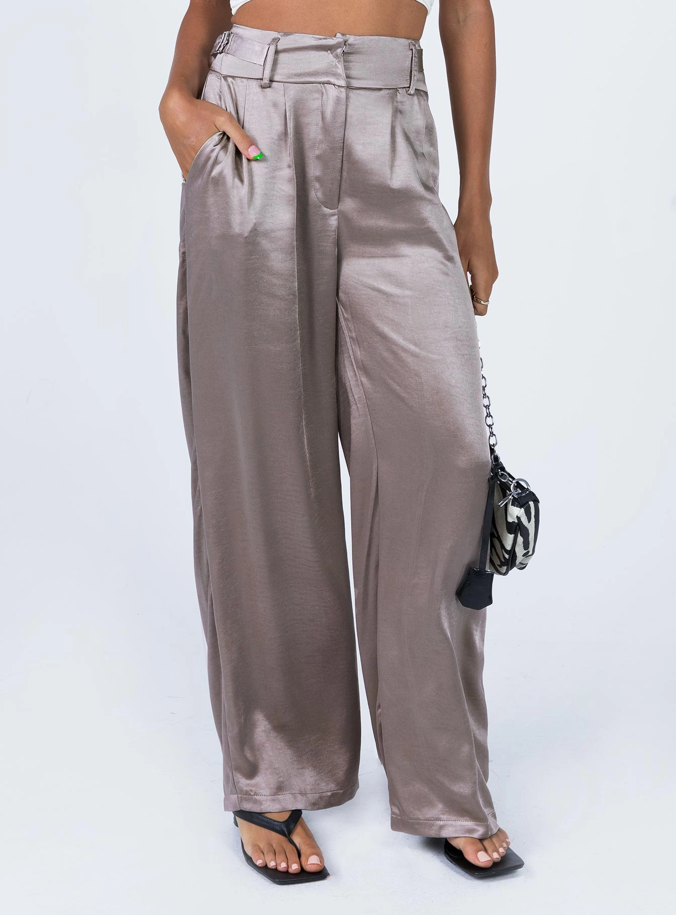 Flat Lock Seams Sleek Cut Yasamin Wide Leg Pants Grey