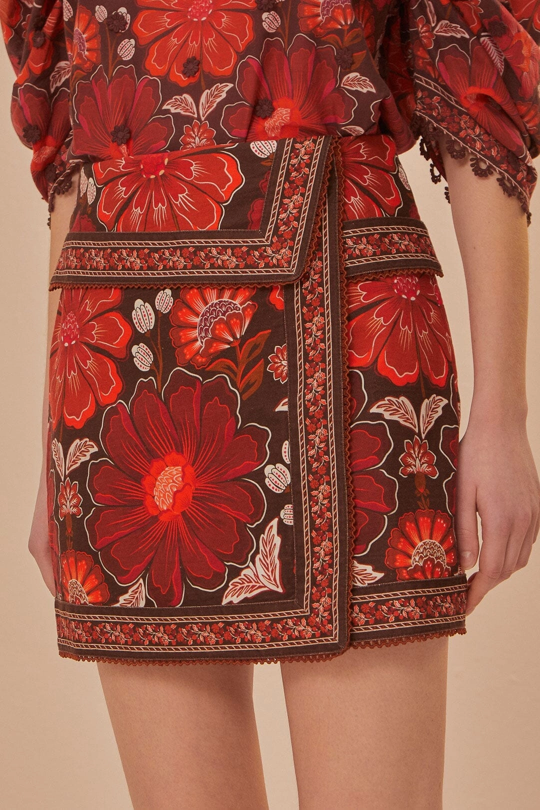 Smooth Texture Gigi Tapestry Skirt