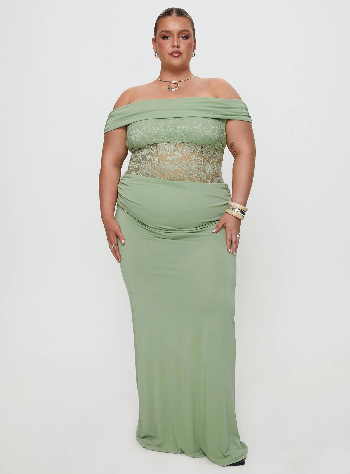 A-Line Chic Fit Wear Gwendolen Off The Shoulder Maxi Dress Green Curve