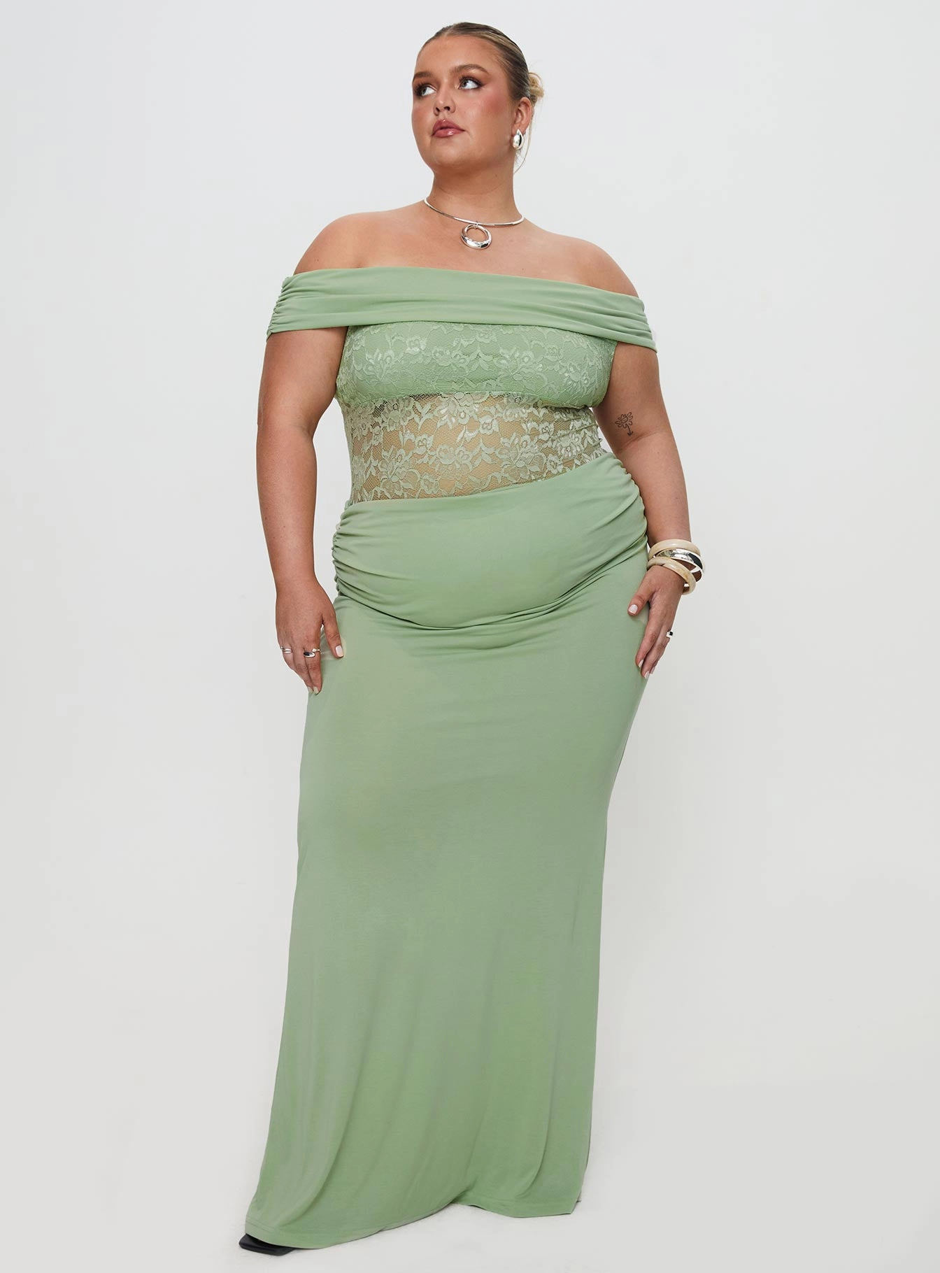 Flare Breeze Gwendolen Off The Shoulder Maxi Dress Green Curve