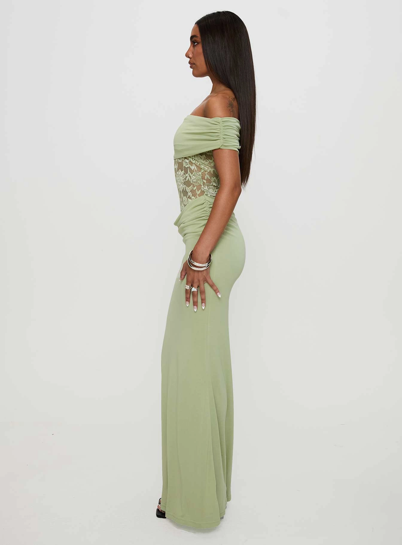 Lightweight warm-weather dress Sporty Comfort Gwendolen Off The Shoulder Maxi Dress Green