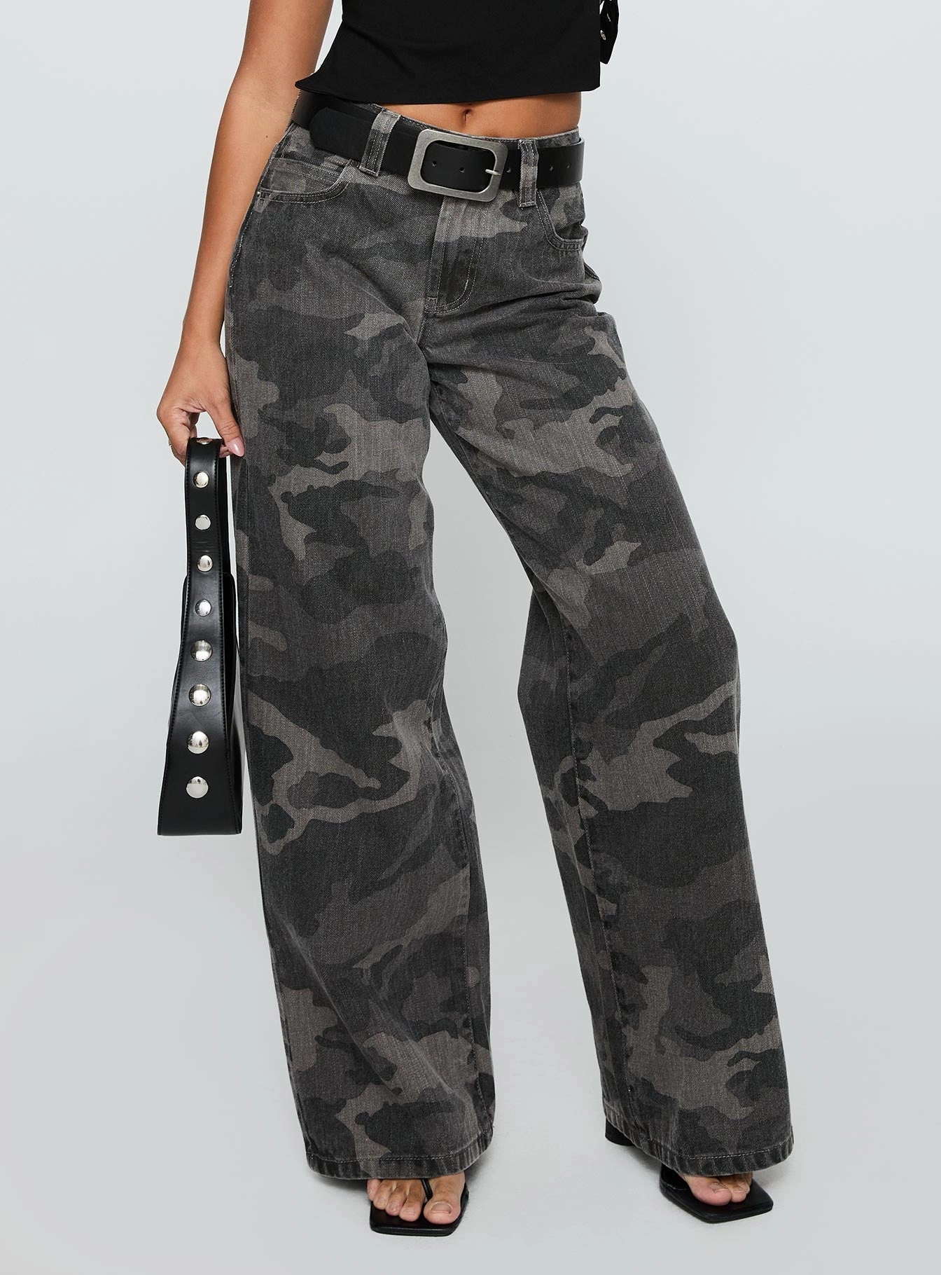Beach Day Winter Warmth Classic Parent Style Trend Setter Big Talk Mid Rise Straight Leg Jeans Grey Washed Camo