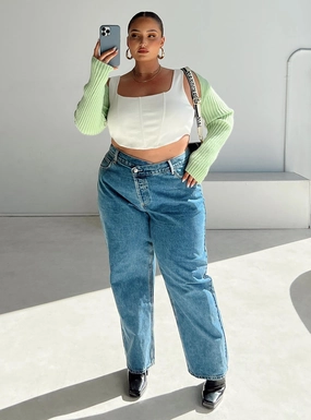 Daily Uniform Tailored Cut Holly Asymmetric Straight Leg Jean Mid Wash Denim Curve