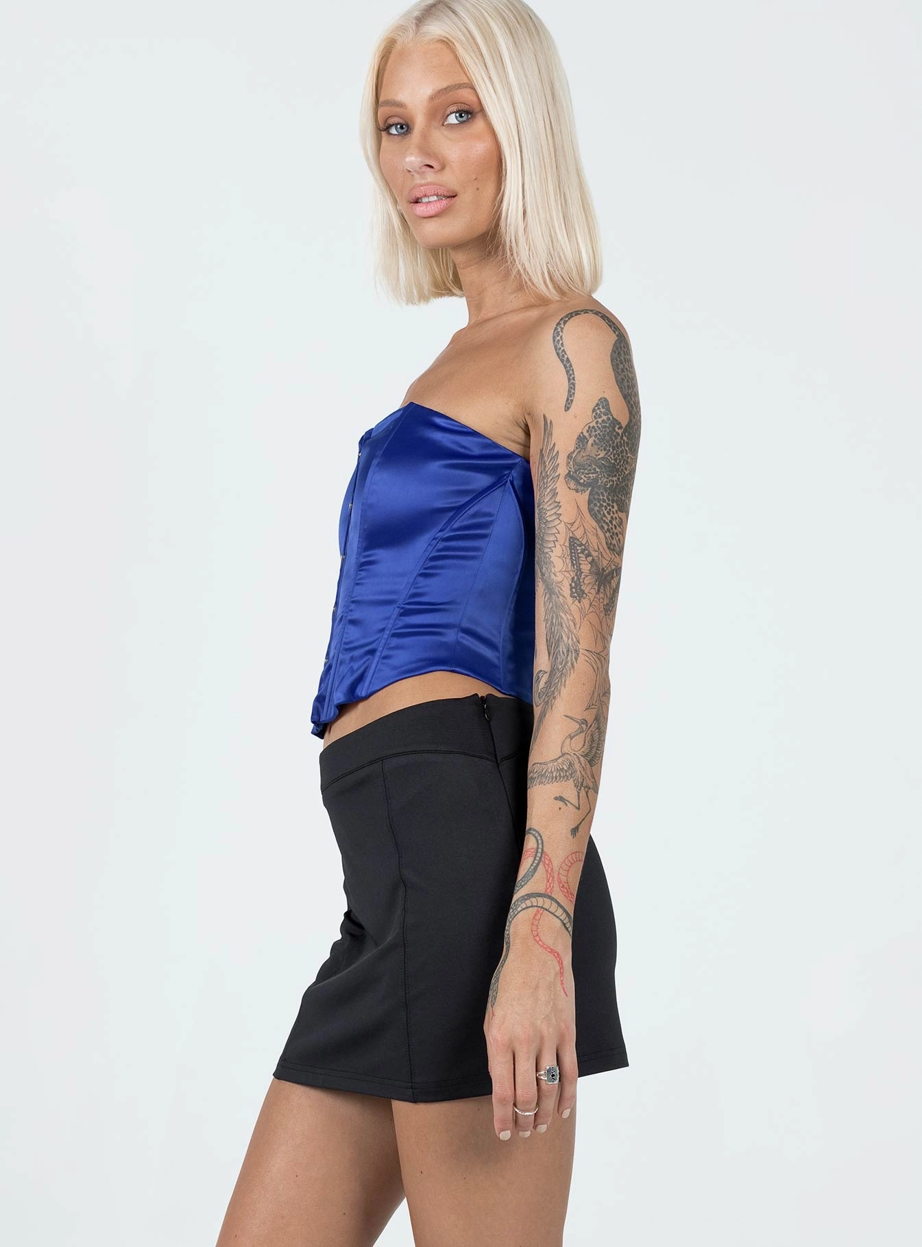 Ilina Mid Rise Mini Skirt Black Breezy Style