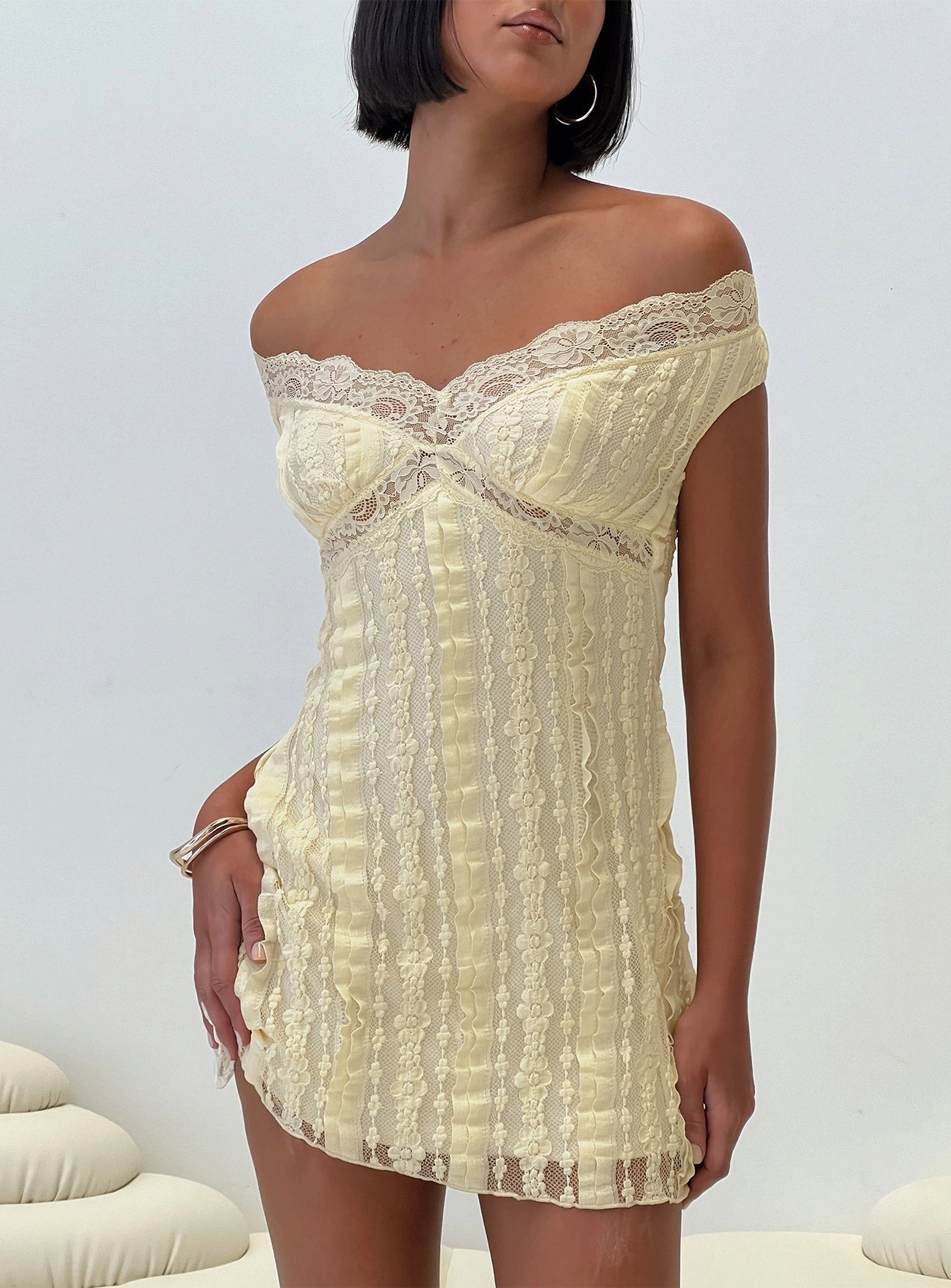 Relaxed day dress Elegant knee-length dress Bonnin Off The Shoulder Lace Mini Dress Yellow