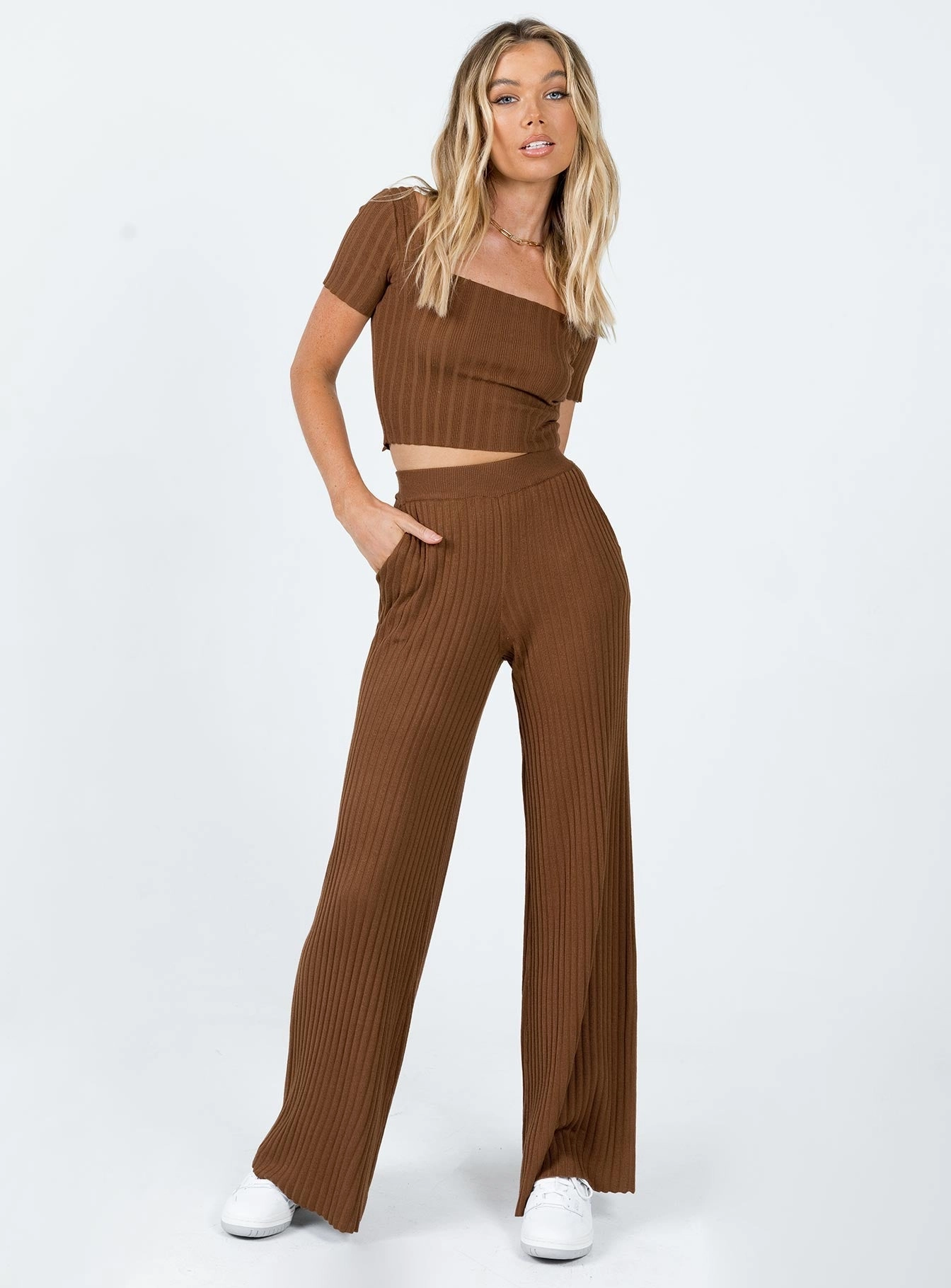Katie Set Chocolate Everyday Flex Effortless Style