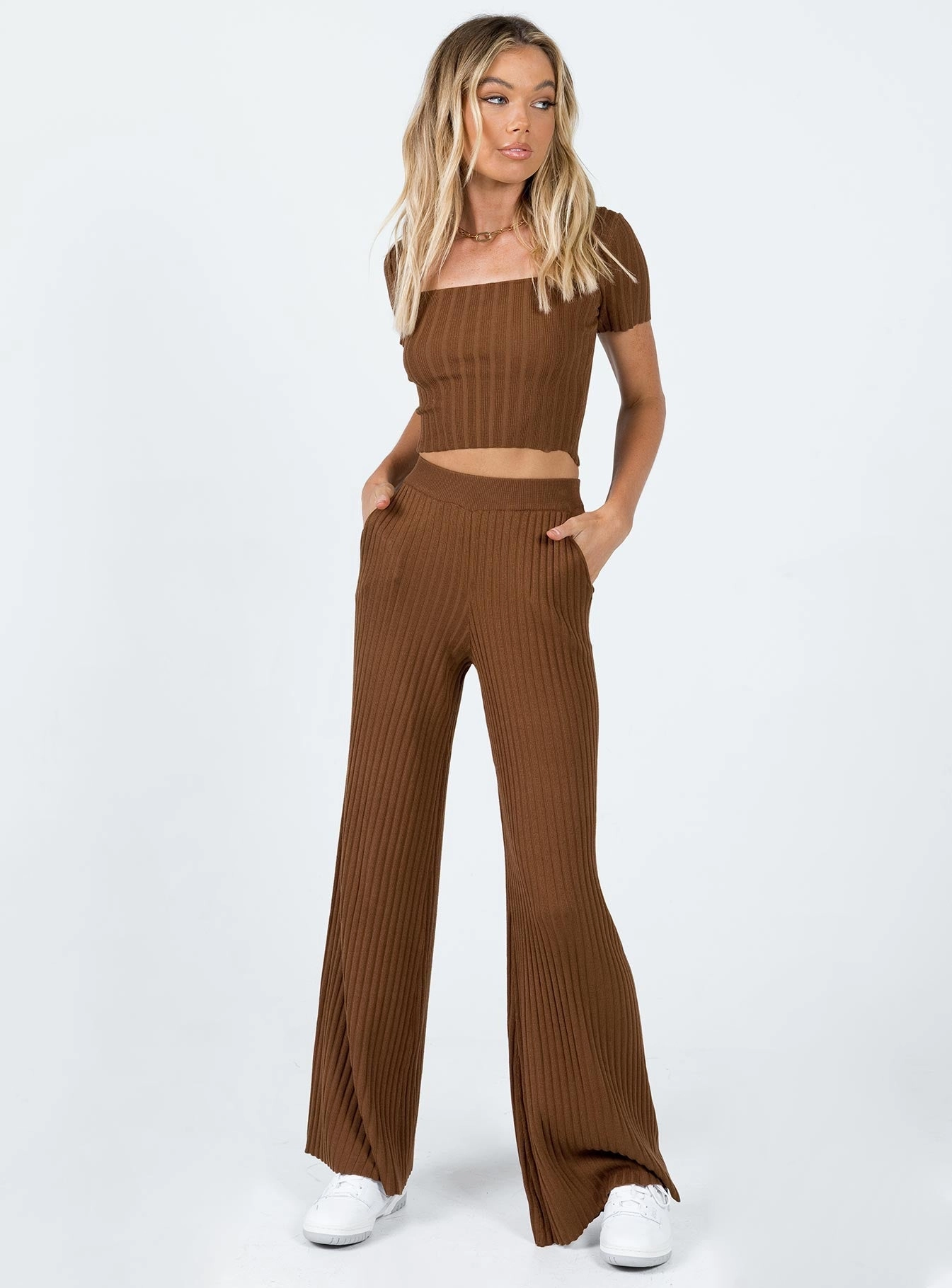 Katie Set Chocolate FlexibleStretchWeave SeamlessPocketDesign