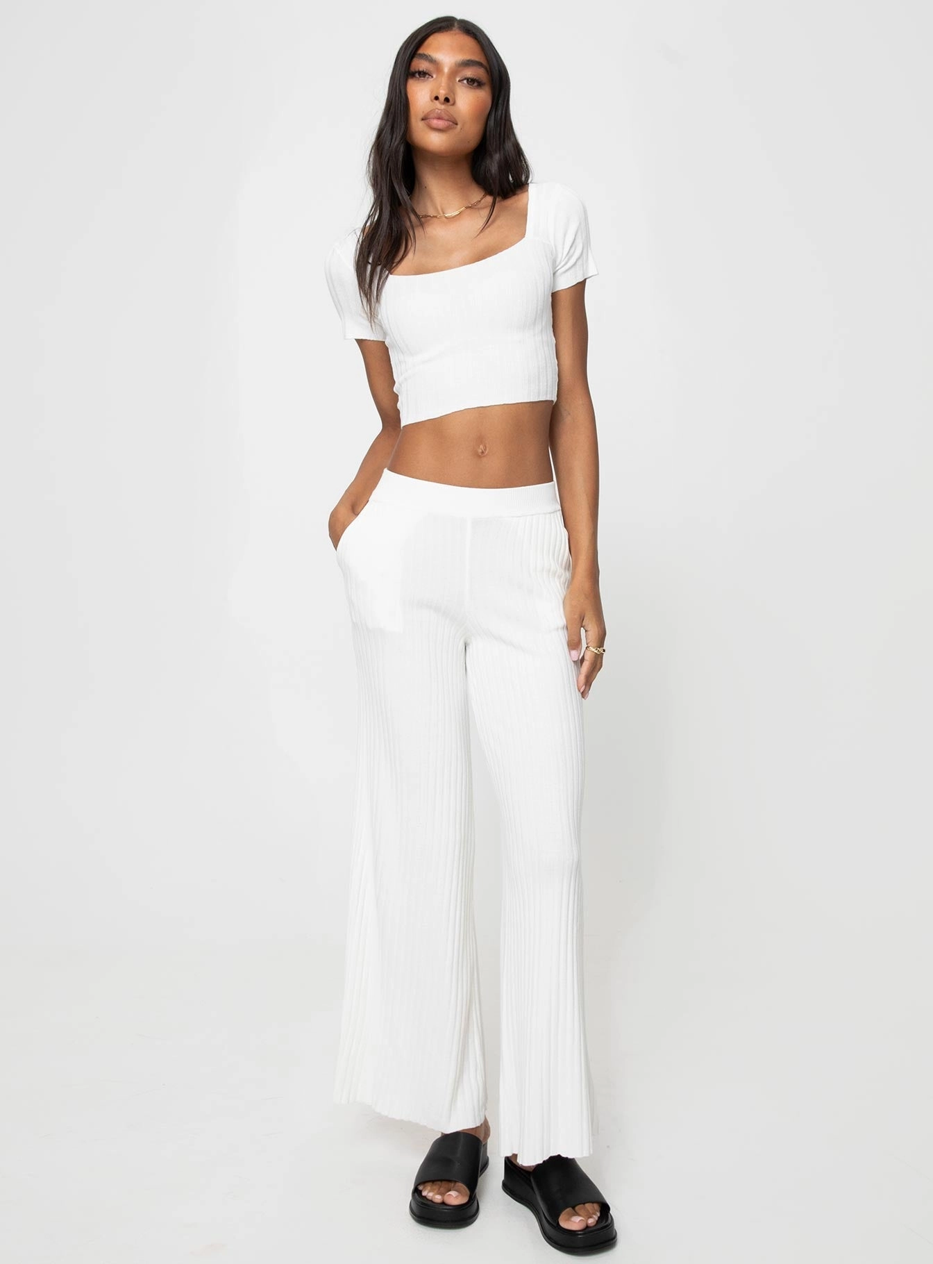 Katie Set White Soft and Cozy Lightweight Material