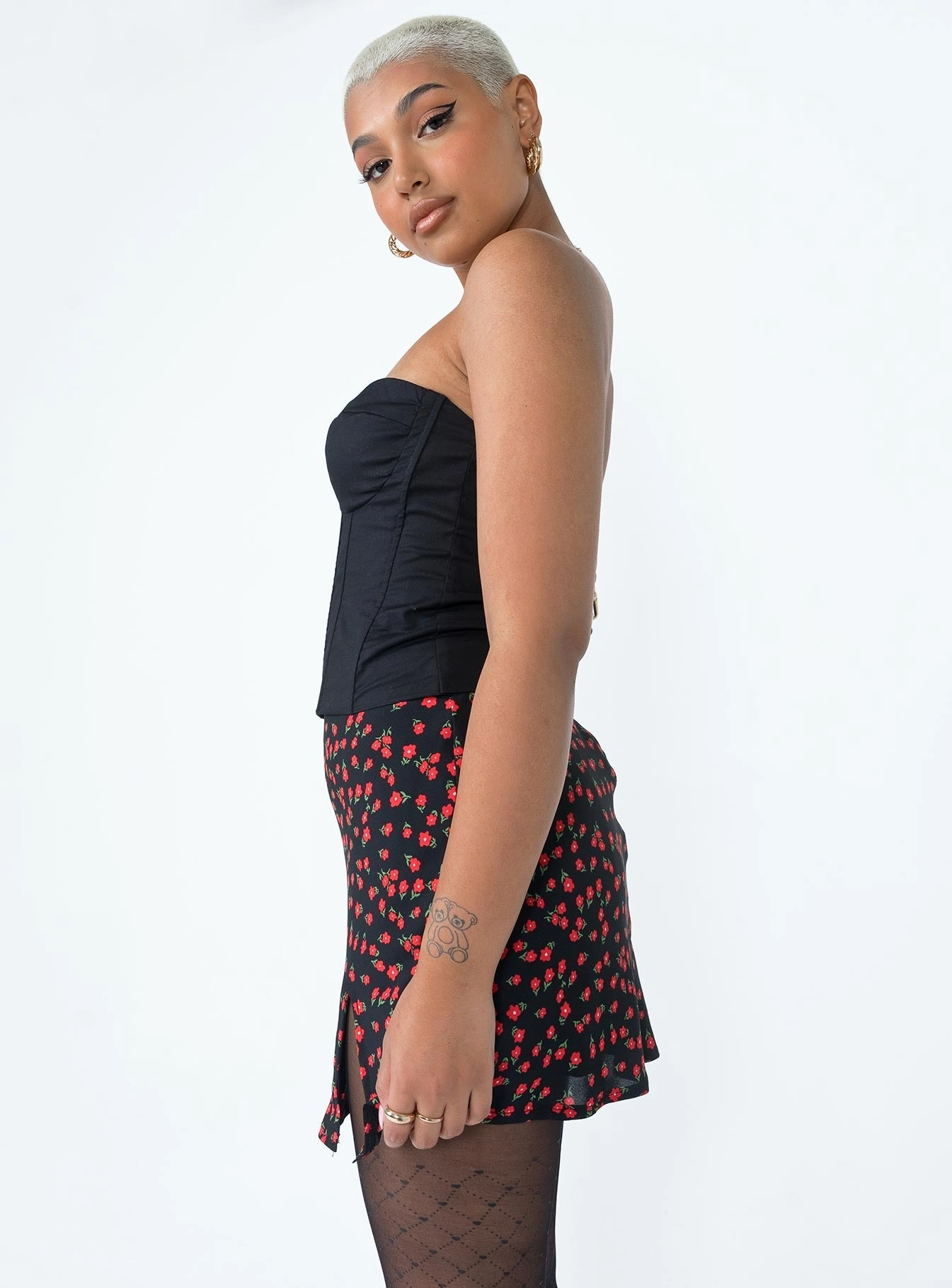 Kerri Mini Skirt Black Floral Date night Laidback Feel