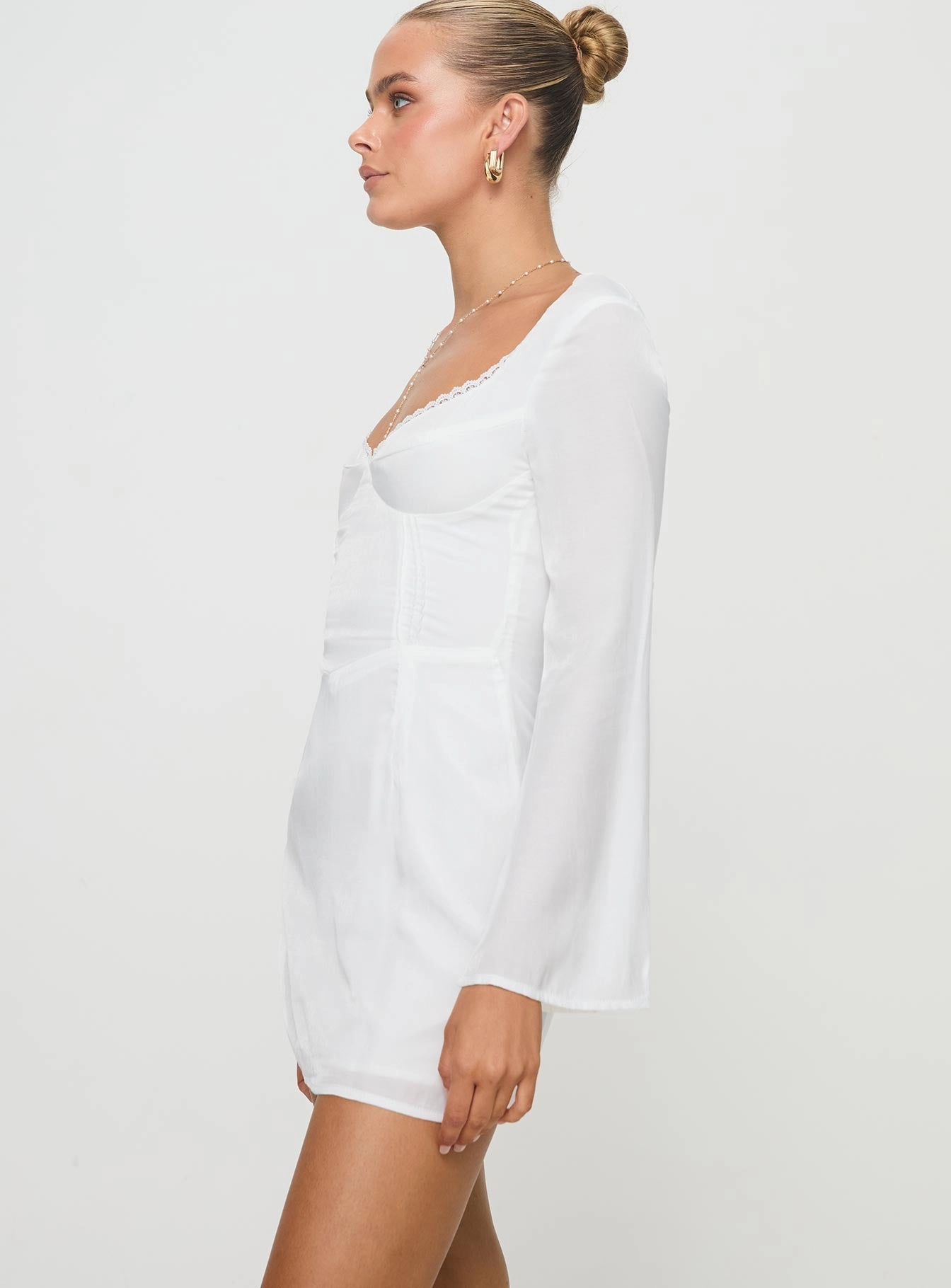 Front-Pocket Versatile sundress Lyna Long Sleeve Mini Dress White
