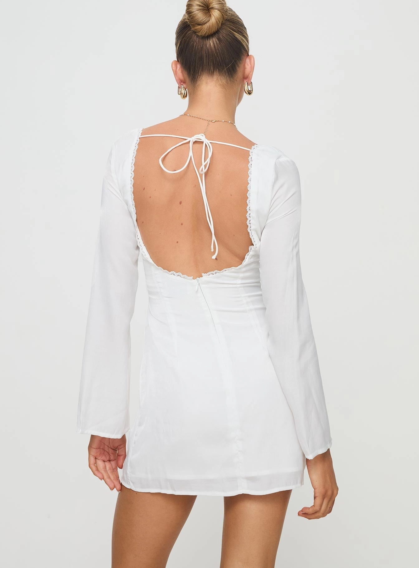 Lyna Long Sleeve Mini Dress White Essential Piece Midnight Mood