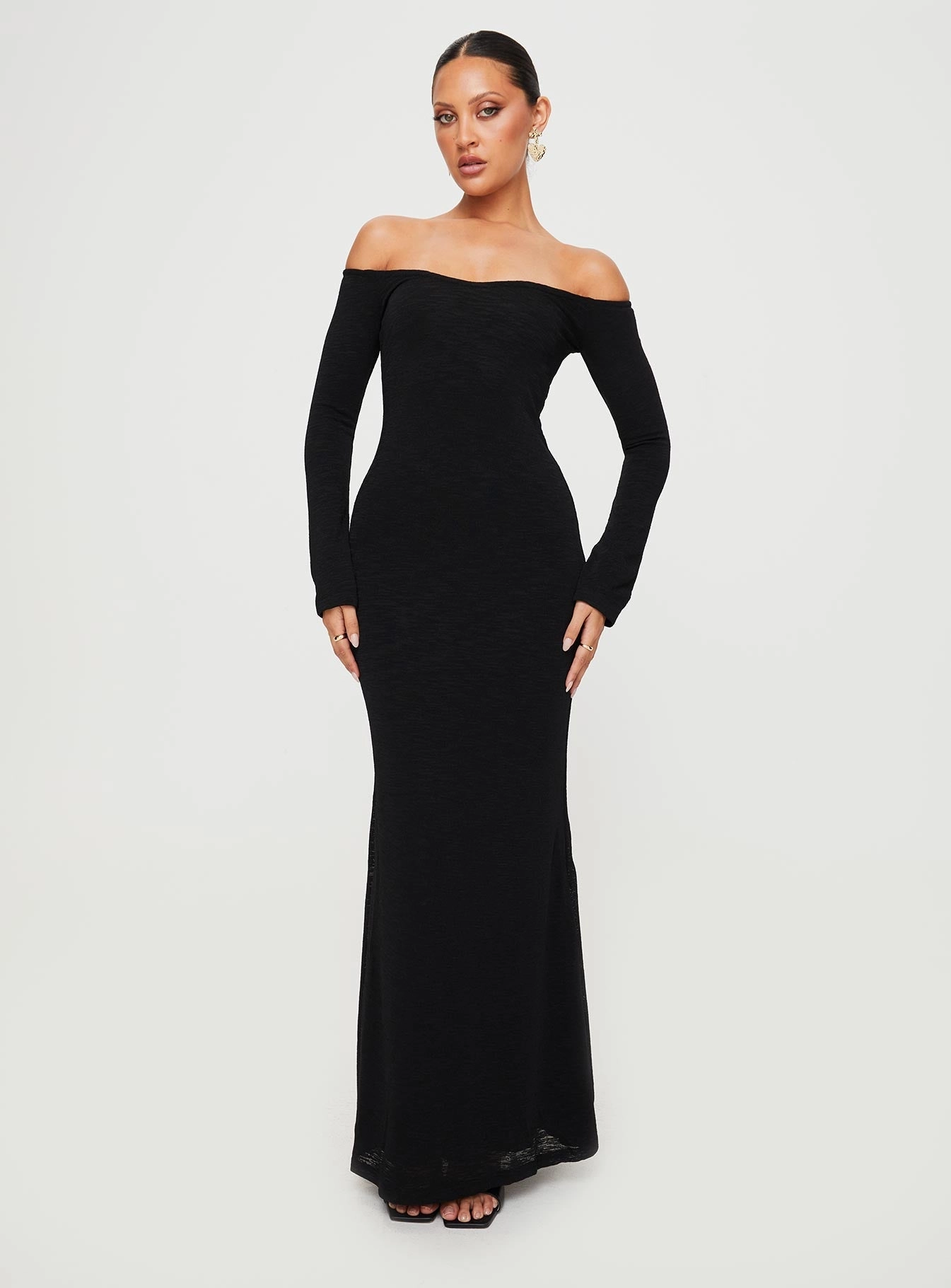 Korey Off The Shoulder Maxi Dress Black Wrap Glow Charming Design