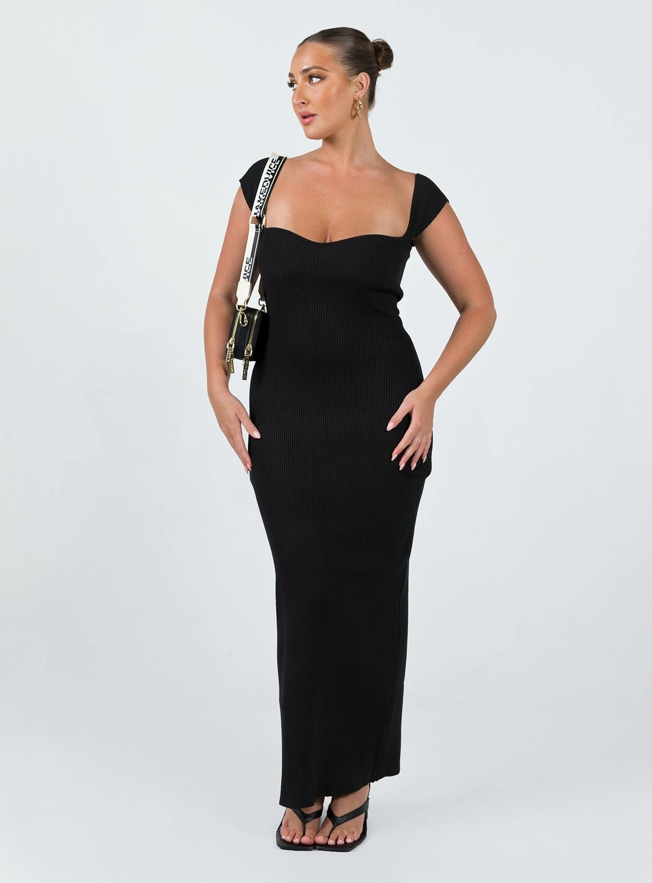 Oversized-Fit Casual maxi dress Larissa Maxi Dress Black
