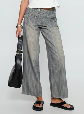 Outfit Ideas All Day Wear Lifetimes Mid Rise Wide Leg Cargo Jeans Dark Blue Stripe