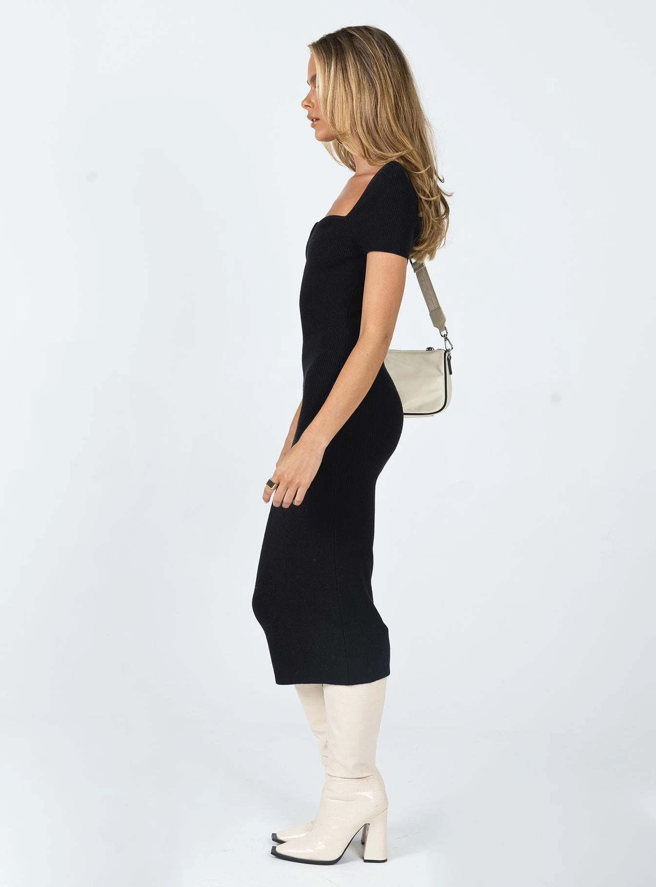 Clean Outline Ellisen Midi Dress Black