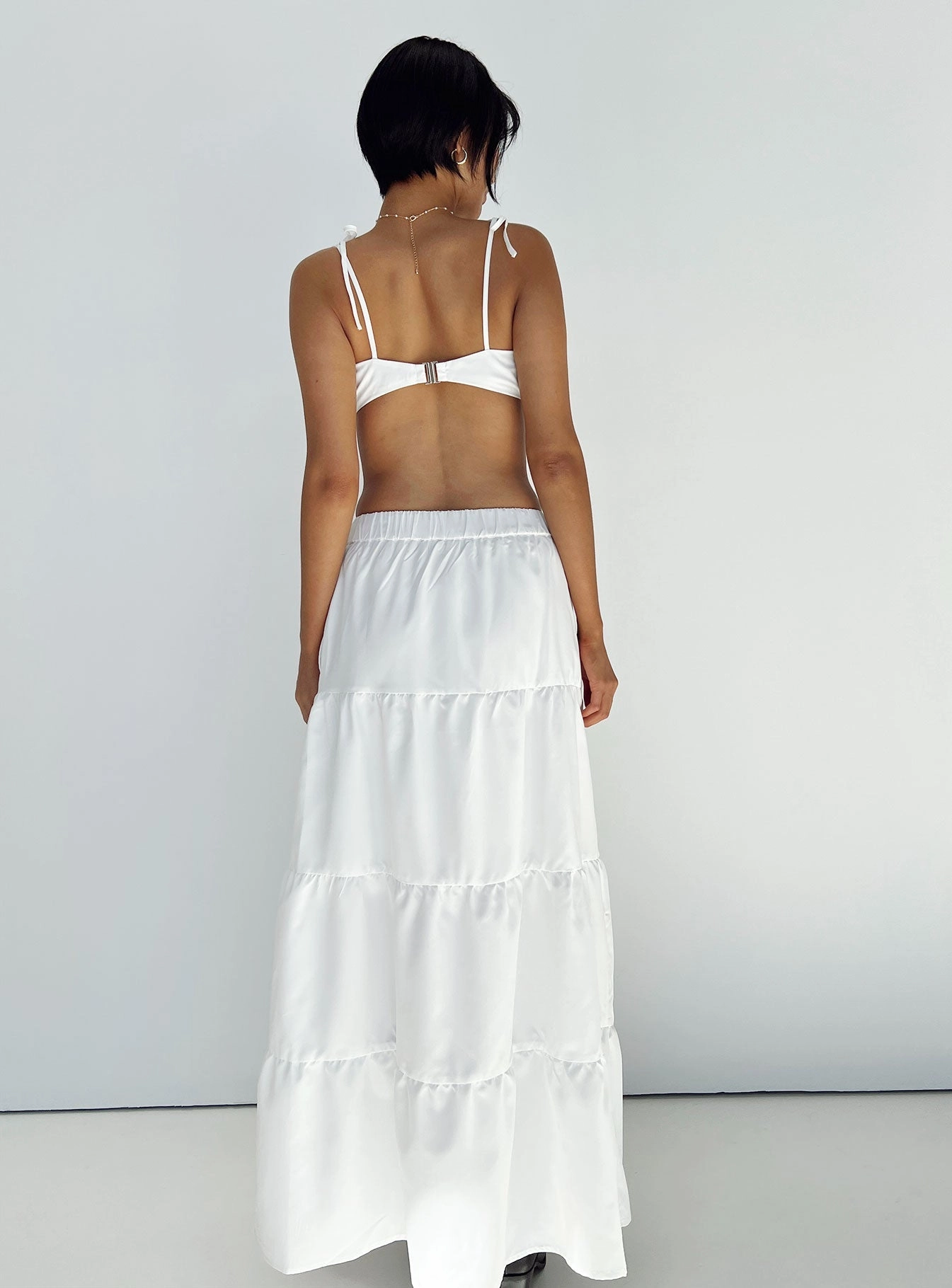 Lindaura Set White Travel Ease