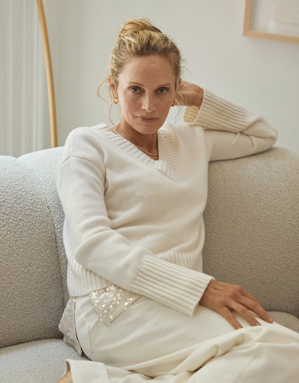 Seasonal Essentials Unsubscribed Winter-Weight Cashmere V-Neck Sweater
