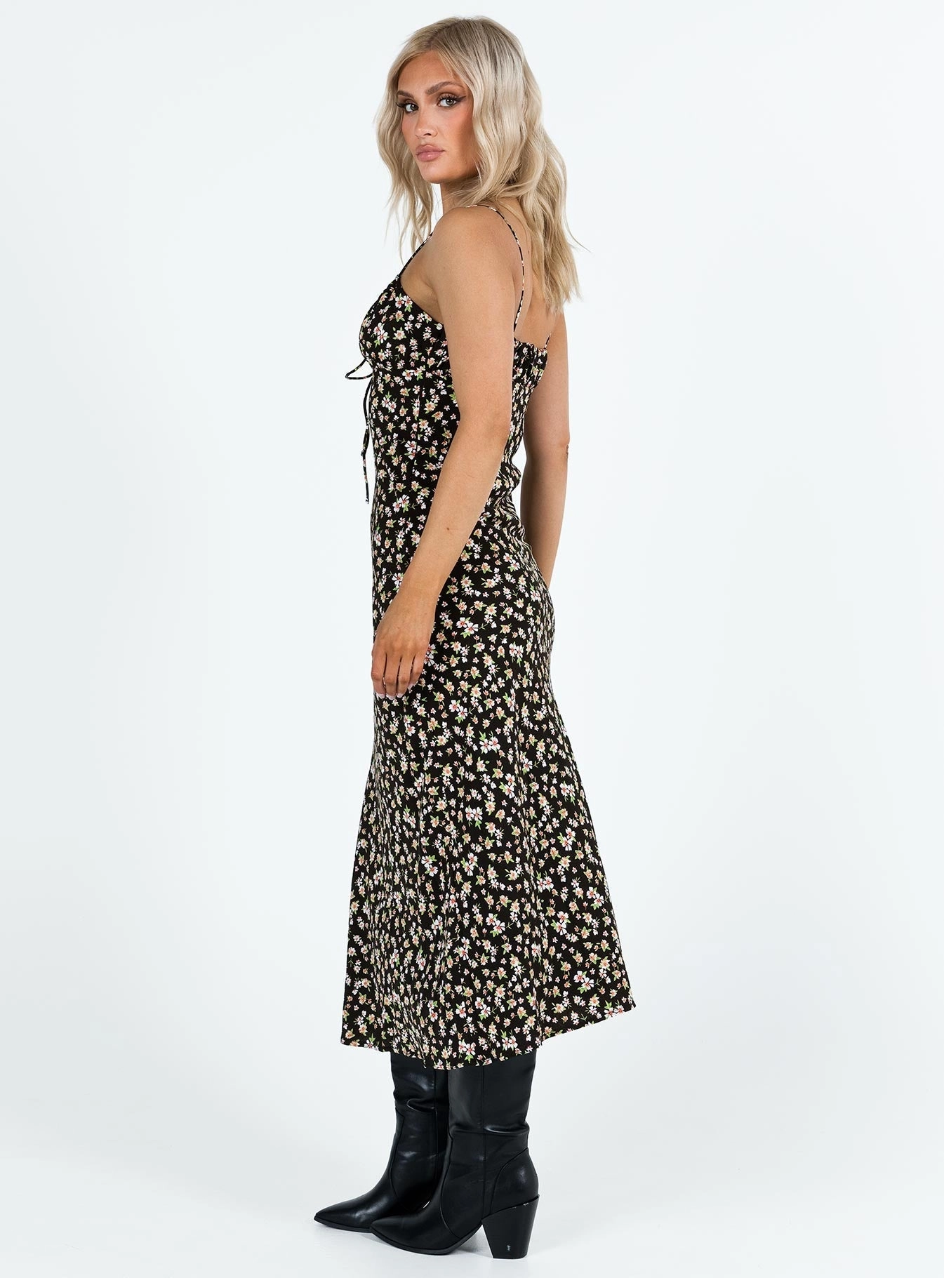 Kaplan Midi Dress Black / White Floral Light Flow Light and breezy summer dress