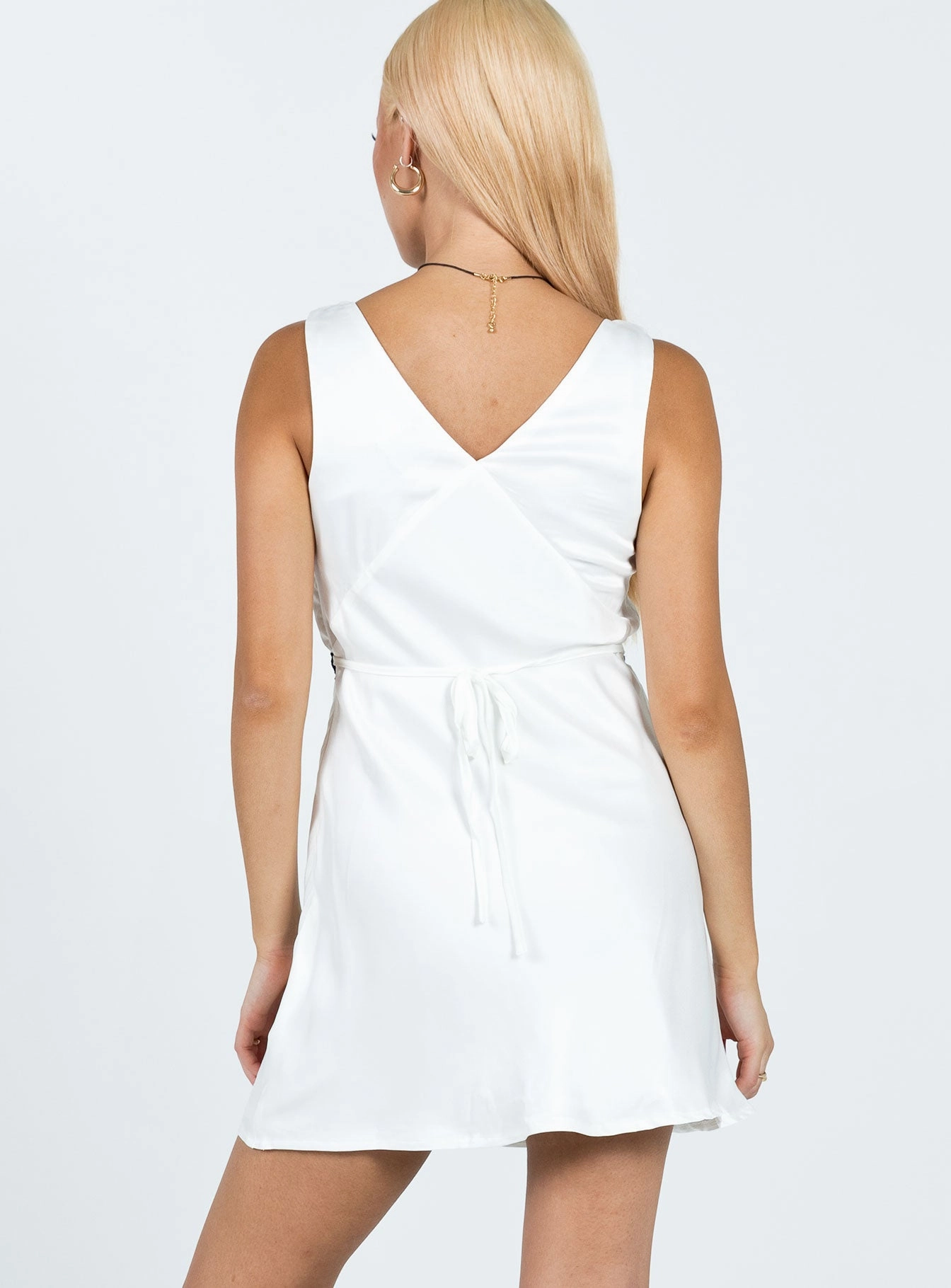 Yaralla Mini Dress White / Black Kind Glow Trendy Everyday