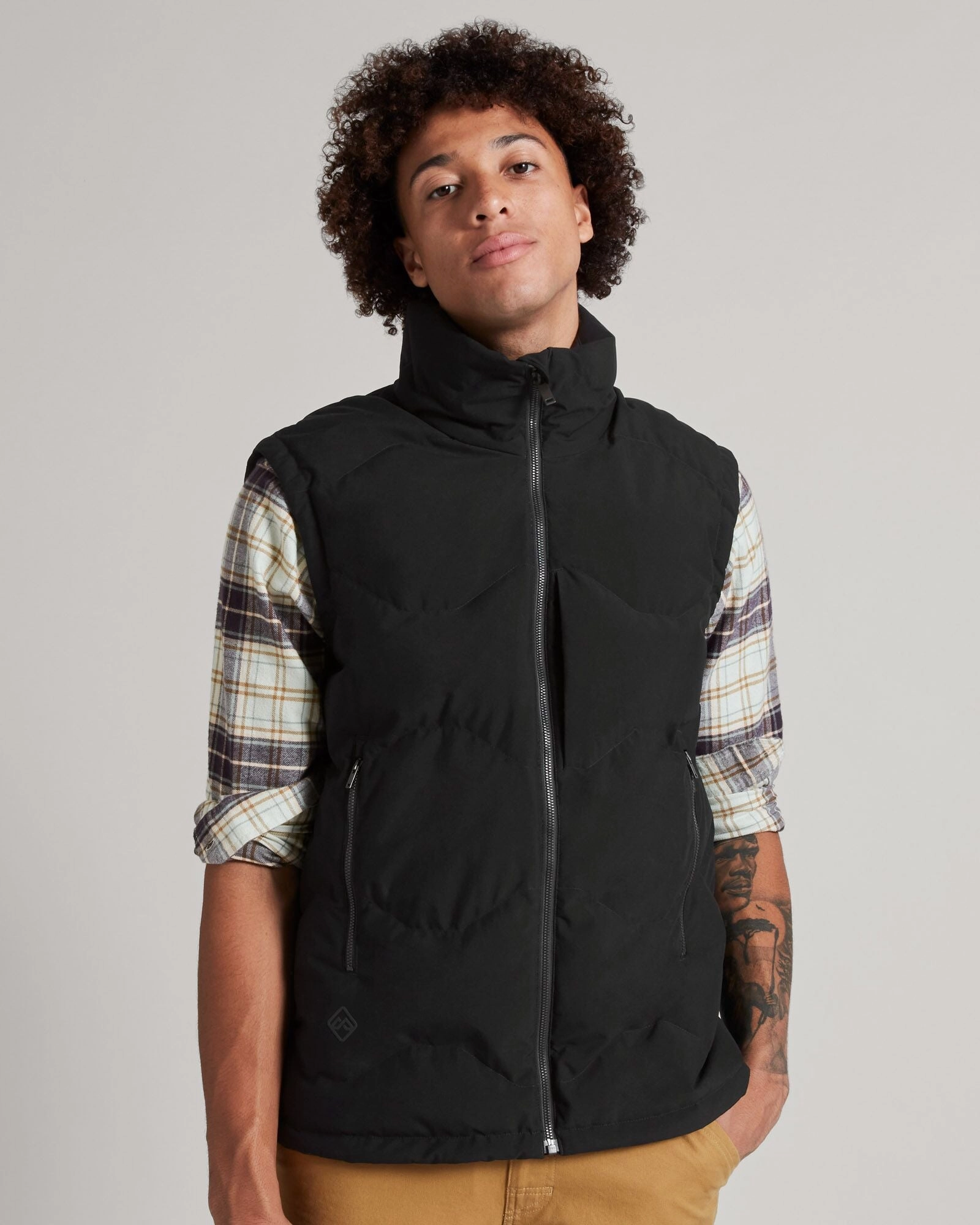 Men's Frisco X Down Vest - Black Secure Closure Systems Quilted Stitching