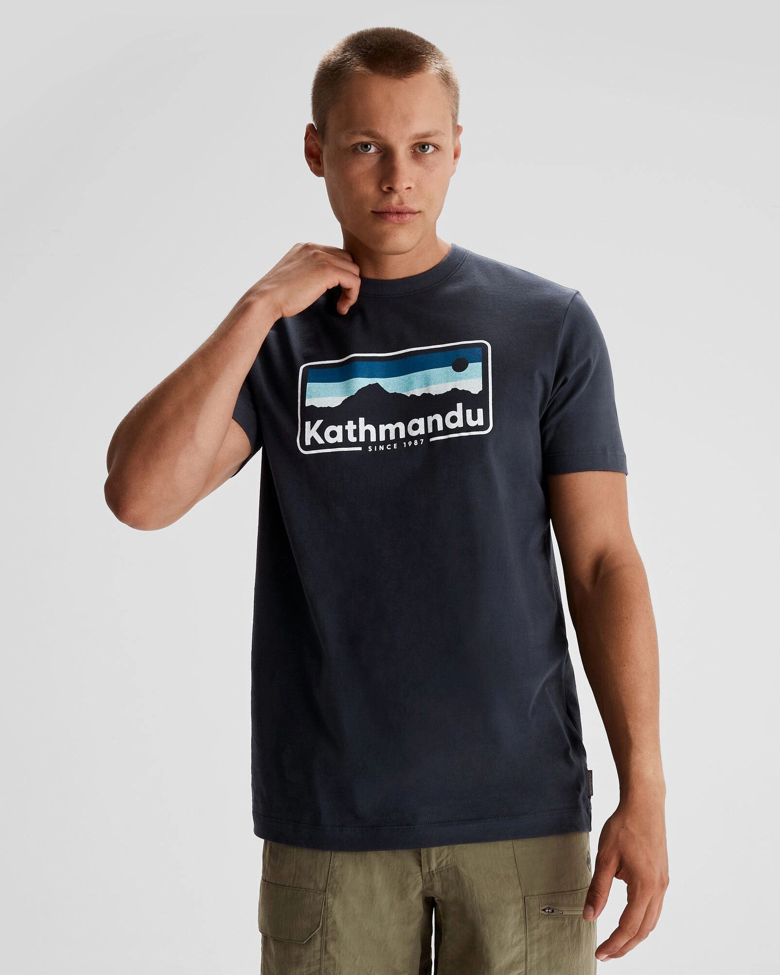 Relaxed Fit Design brandable Men's Kathmandu Logo 70's Organic Cotton T-shirt - Midnight Navy