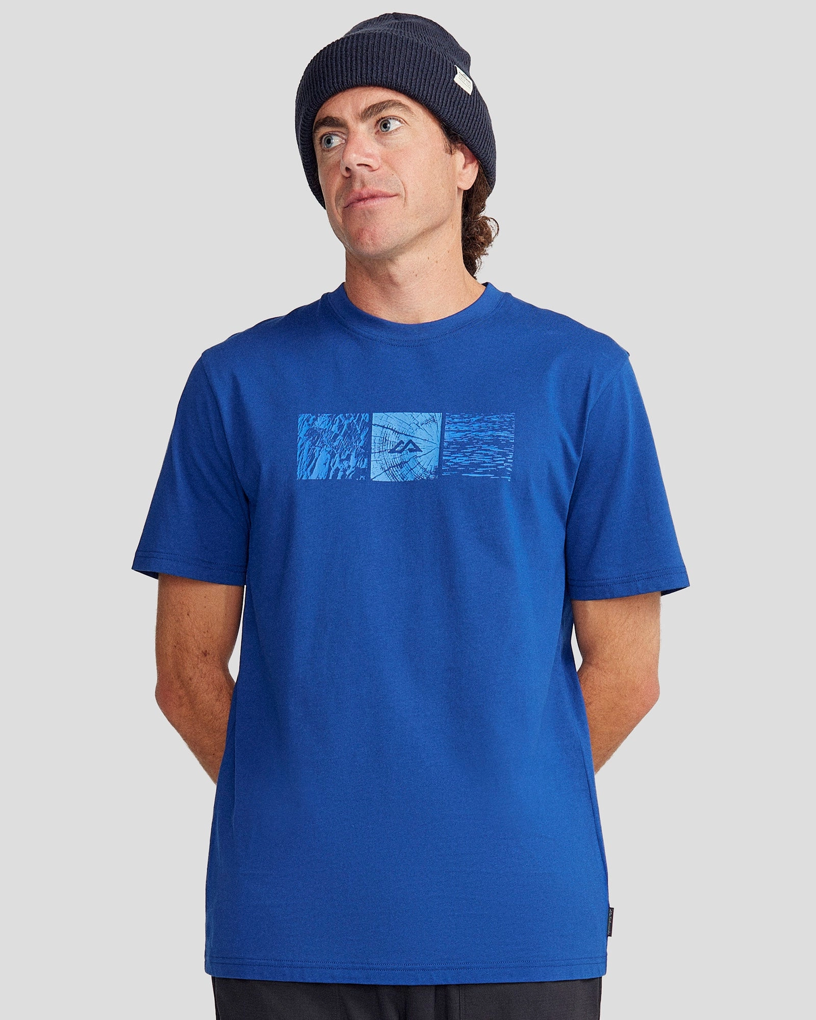 Stone Wash Process Men's Mountain Photo Organic Cotton T-shirt - Bright Navy