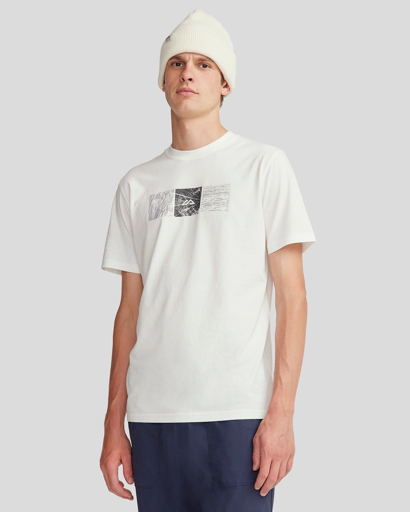 Men's Mountain Photo Organic Cotton T-shirt - White coordinate with other items Travel Comfort