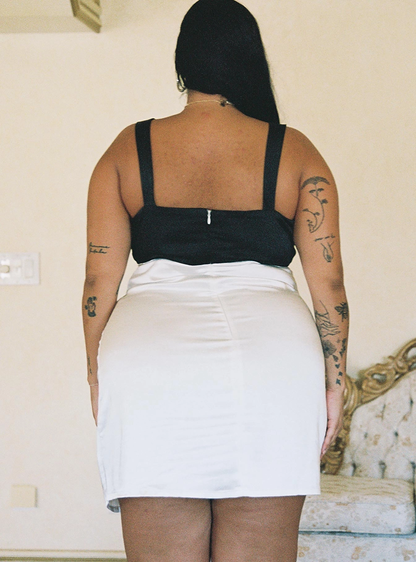 Miah Mini Dress White / Black Curve Chilly Weather Layer