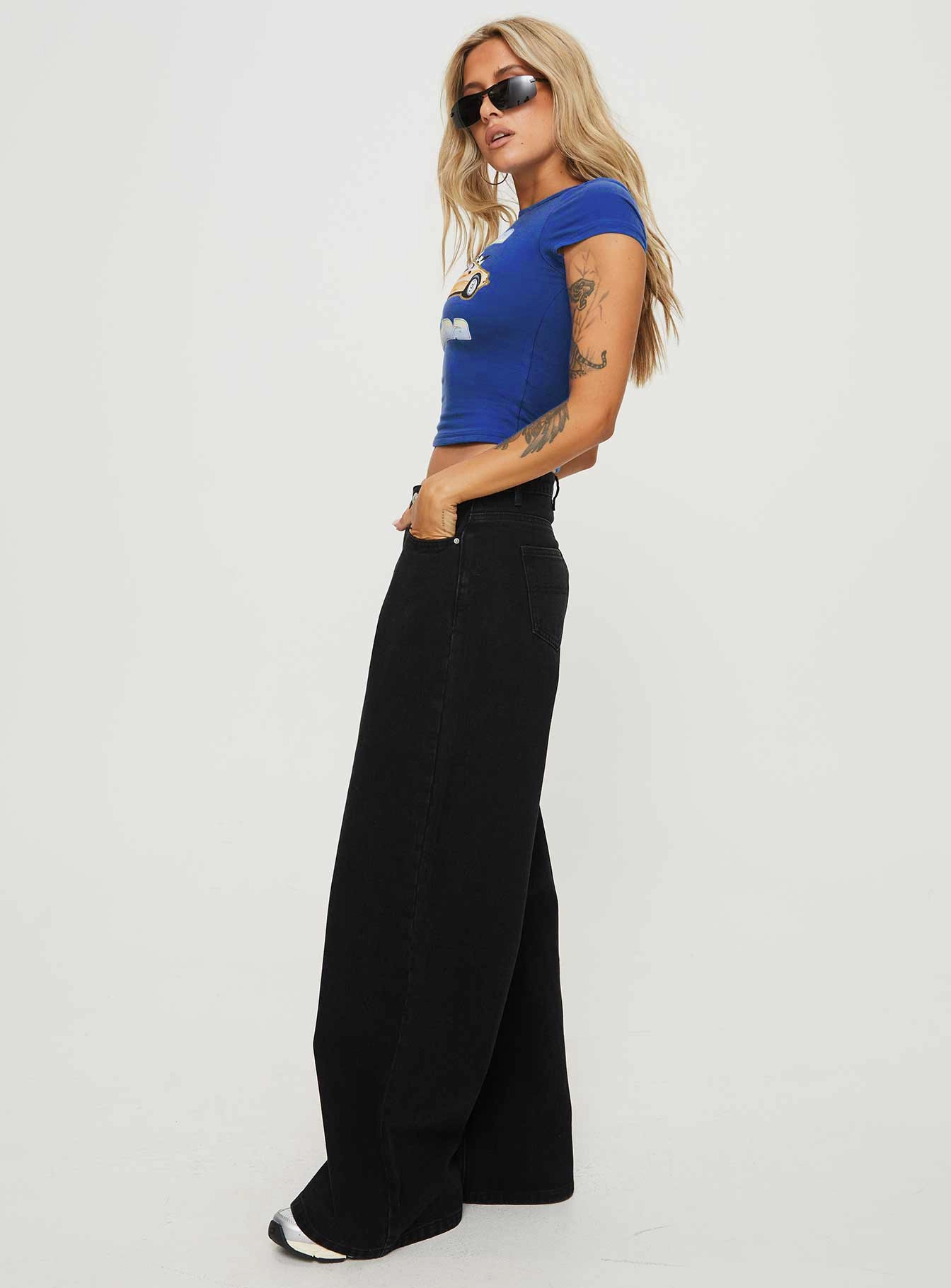 Home Comfort Bold Look Sunny Vibes Customizable length Naylor Mid Rise Wide Leg Jeans Washed Black Denim Petite