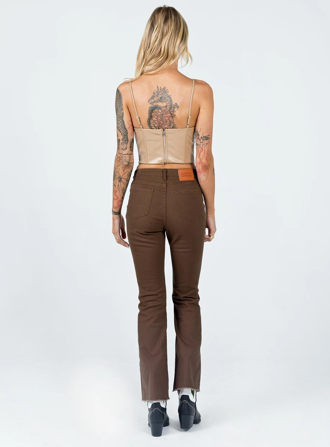 Aalia Wide Leg Denim Jeans Brown Picnic Style Creative Look Minimalist Style Outdoor Adventure Adult Fashion