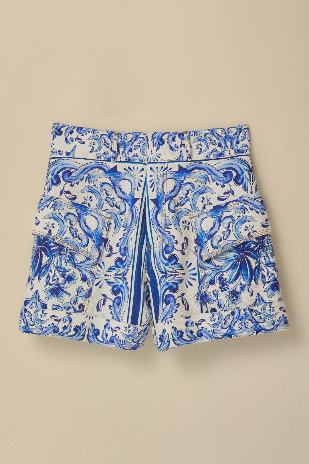 vacation look Garden Tiles Plaid Shorts