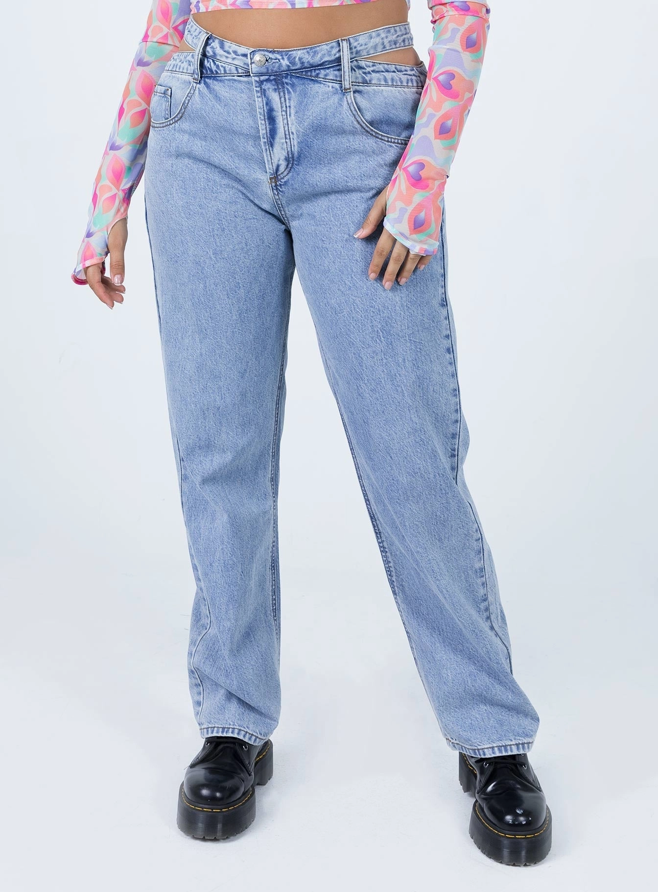 Mollie Asymmetric Denim Jeans Common look