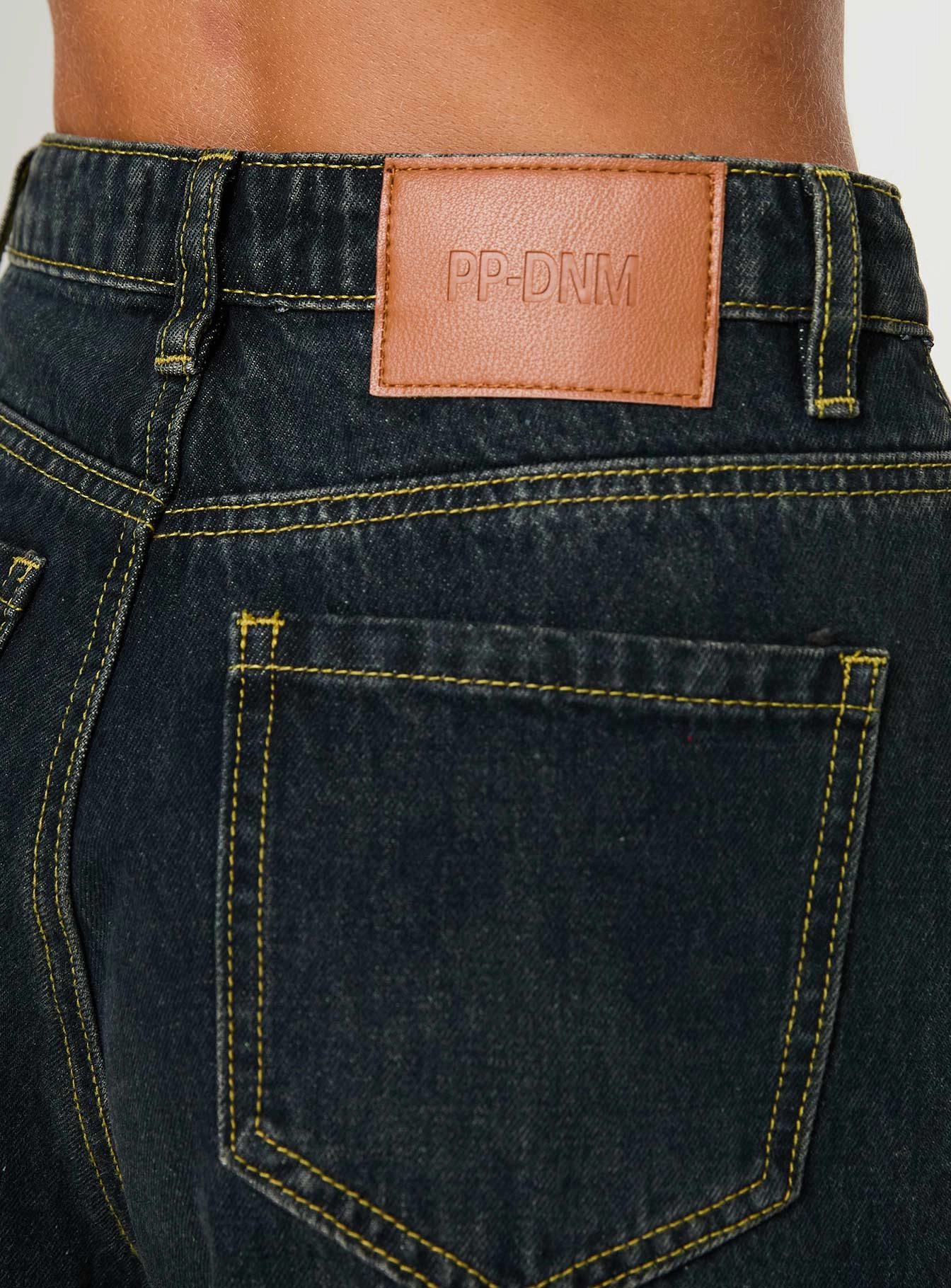 Functional Casual Soft Road Trip Youth Style Morris Mid Rise Wide Leg Denim Jean Grunge Wash