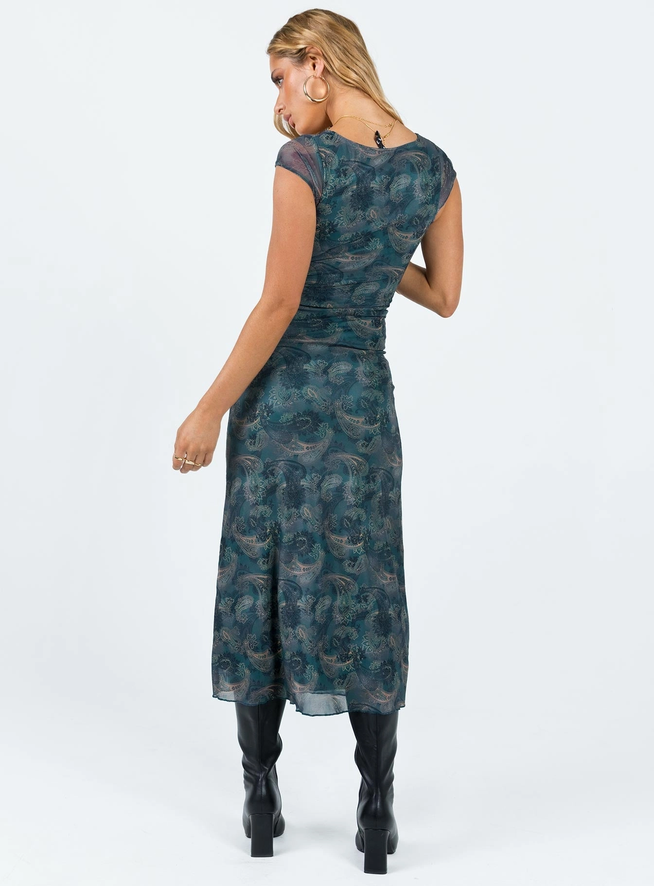 Fresh Palette Bust-Enhancing Motel Lunama Dress Tonal Blue Paisley