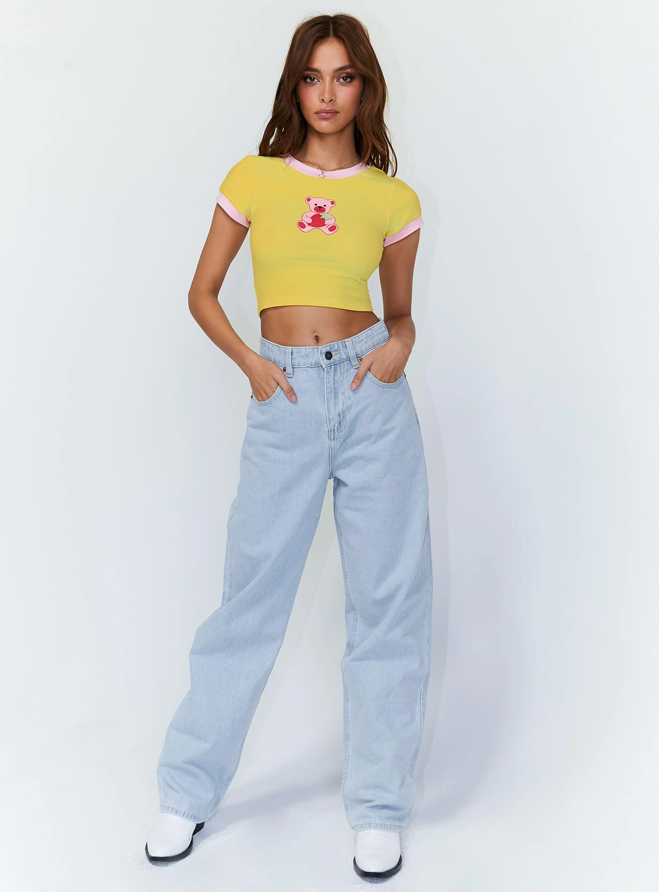 Elegant Minimalist Outdoor Adventure Motel Parallel Jeans Super Light Wash