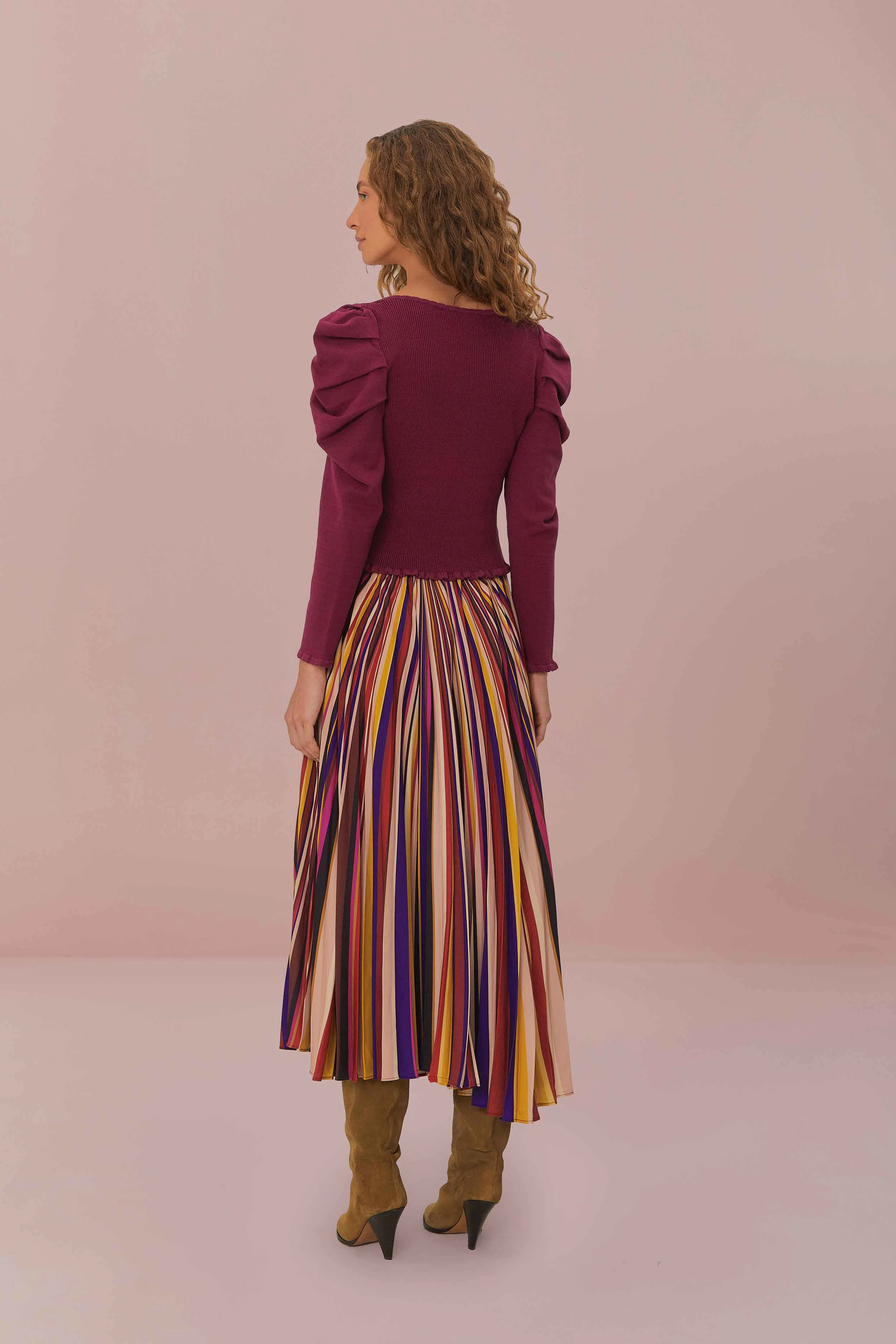 Vibe Shot Subtle Look Multicolor Diagonal Stripes Pleated Maxi Skirt