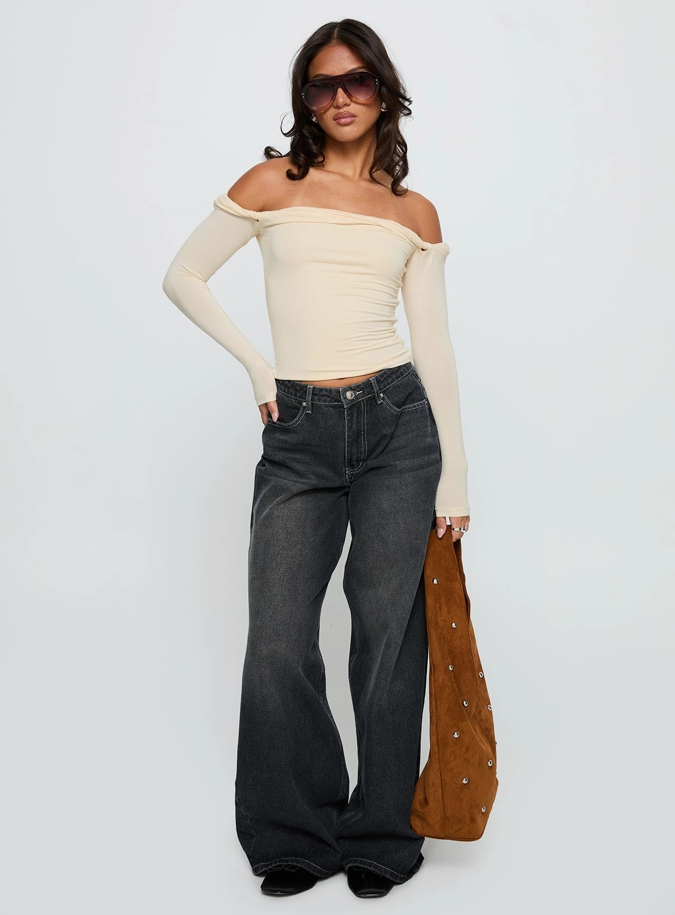 Naylor Wide Leg Jeans Grey Wash Travel Outfit Street Fashion Creative Look Trendy Choice