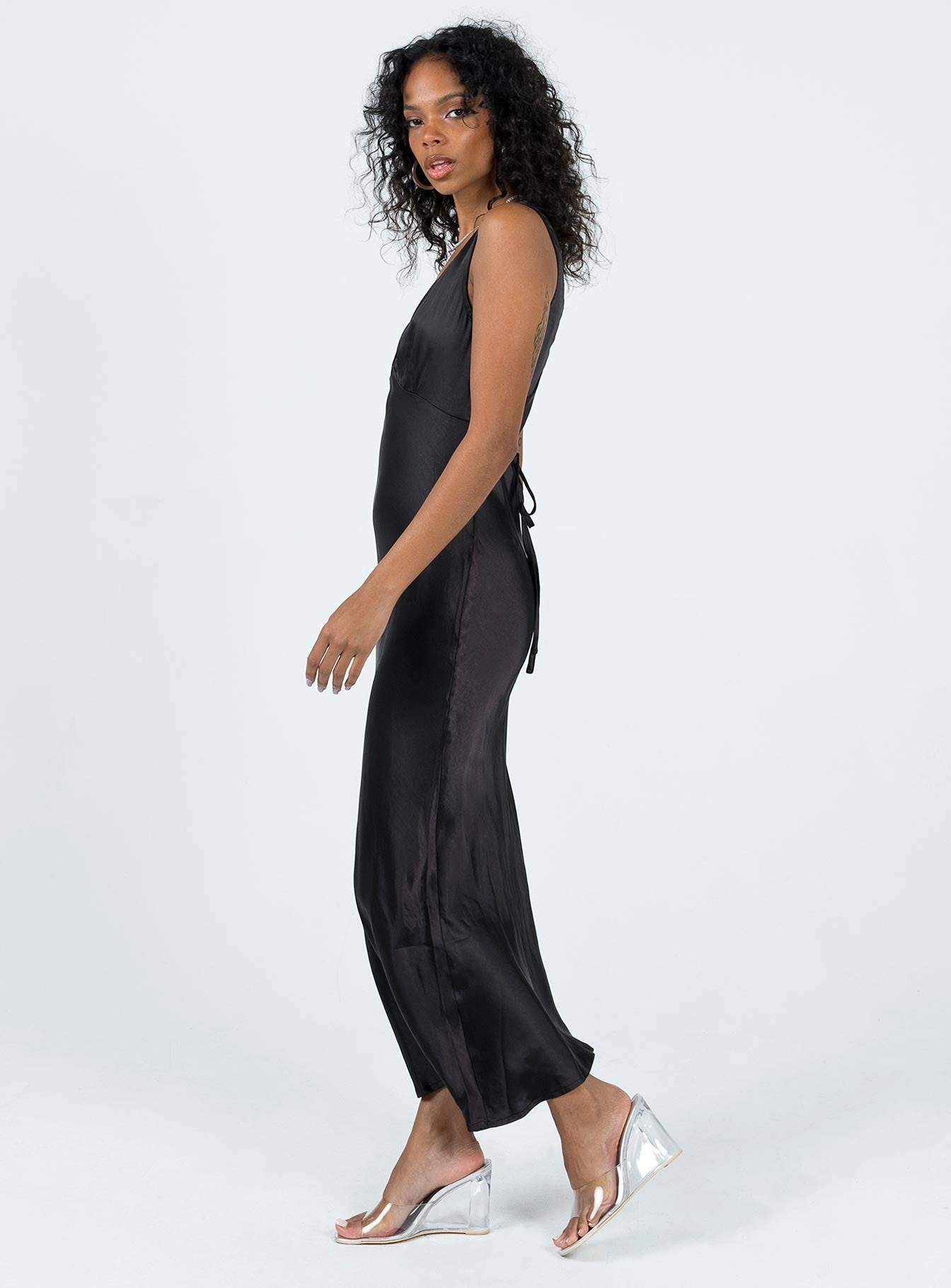 Garden Scene Eye Catching Nellie Maxi Dress Black