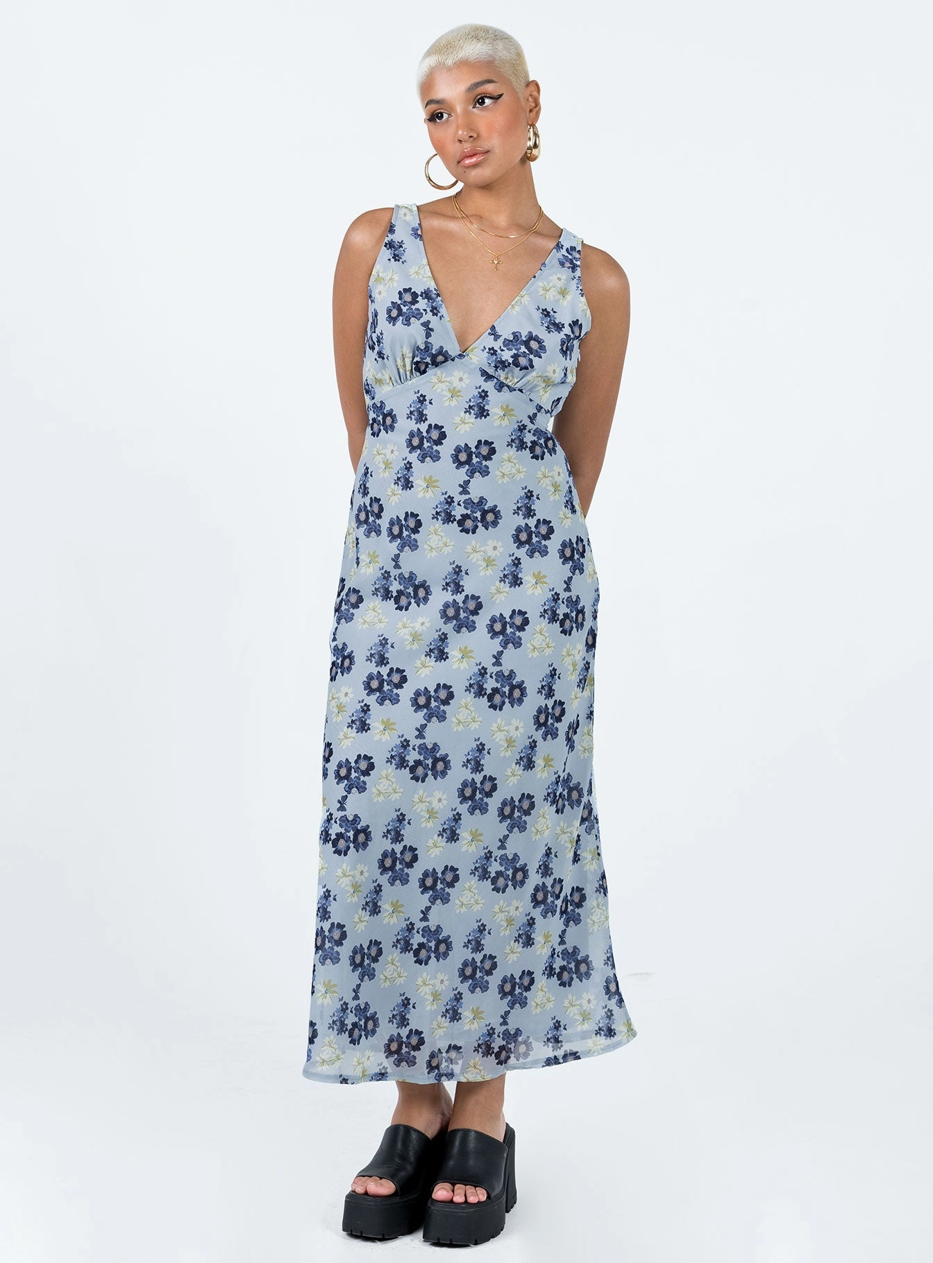 Classic Cut Timeless elegance Nellie Maxi Dress Blue Floral