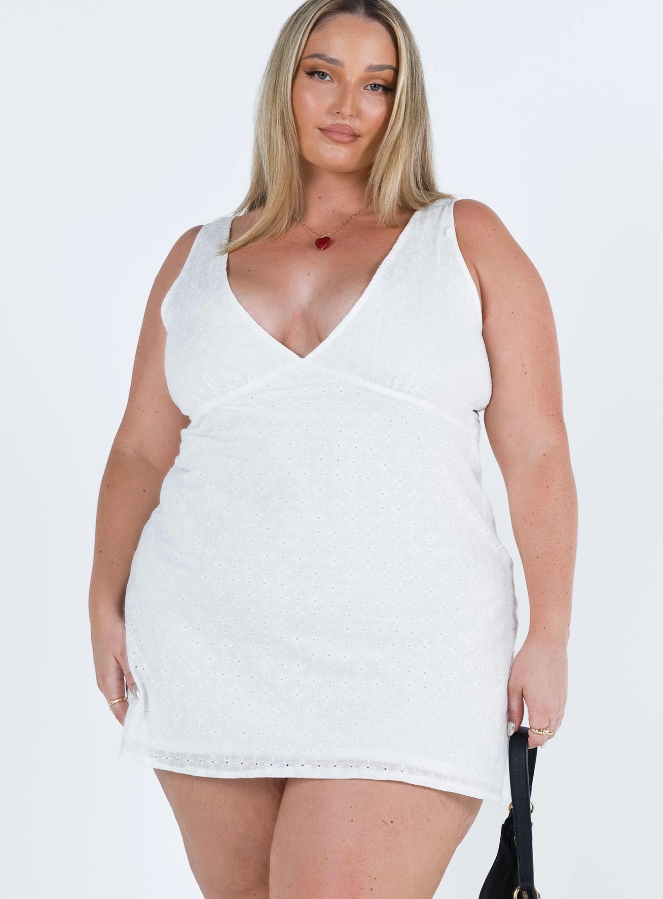 Nellie Mini Dress White Curve Modern Silhouette Comfortable Wear