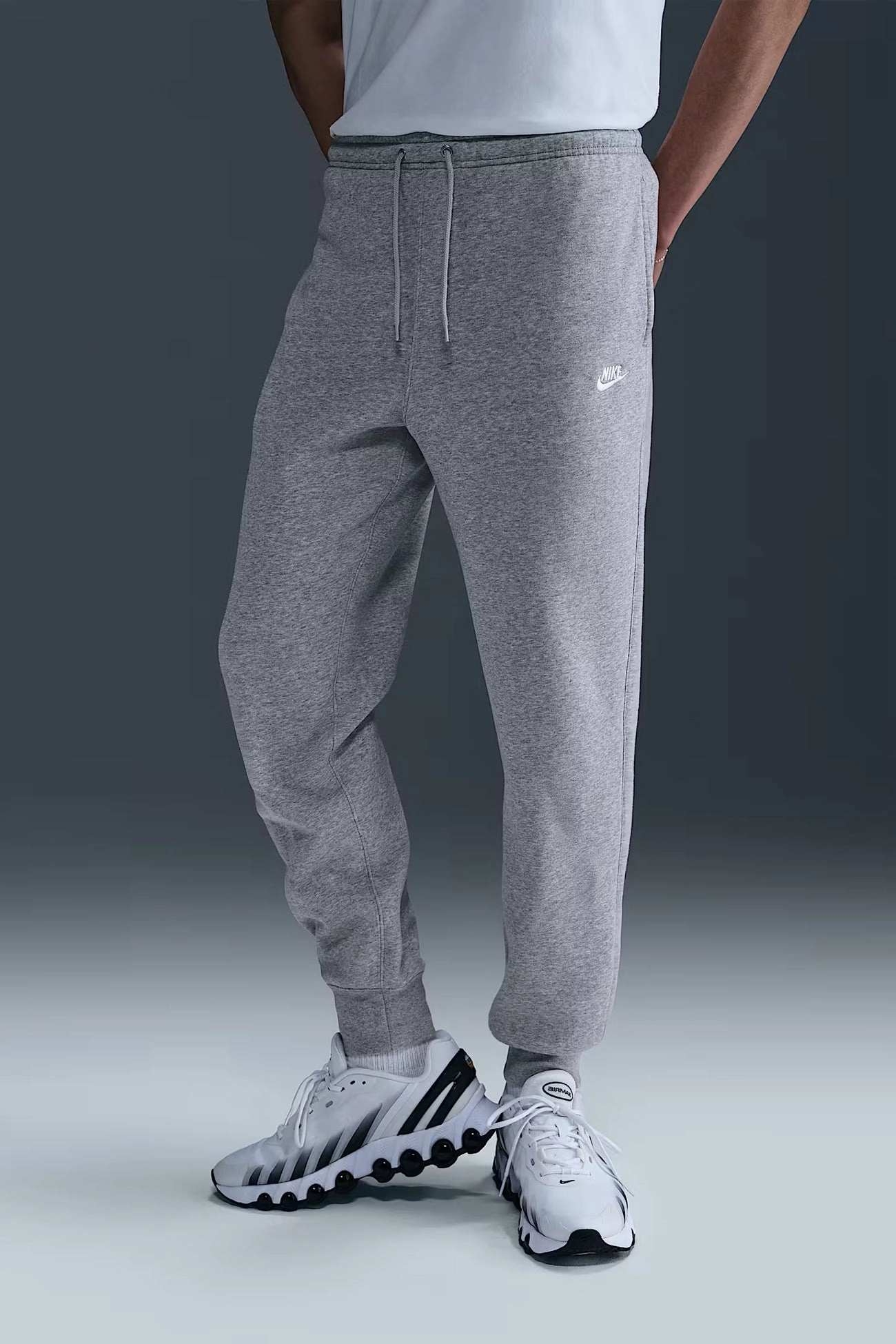 Minimal Comfort Nike Club BB Jogger Dark Grey Heather Light Smoke Grey White