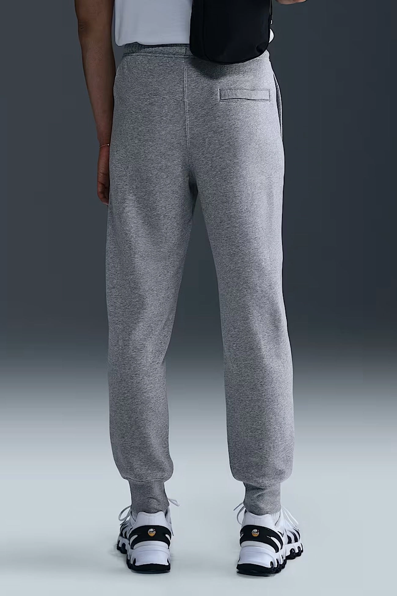 Freedom Move Nike Club BB Jogger Dark Grey Heather Light Smoke Grey White