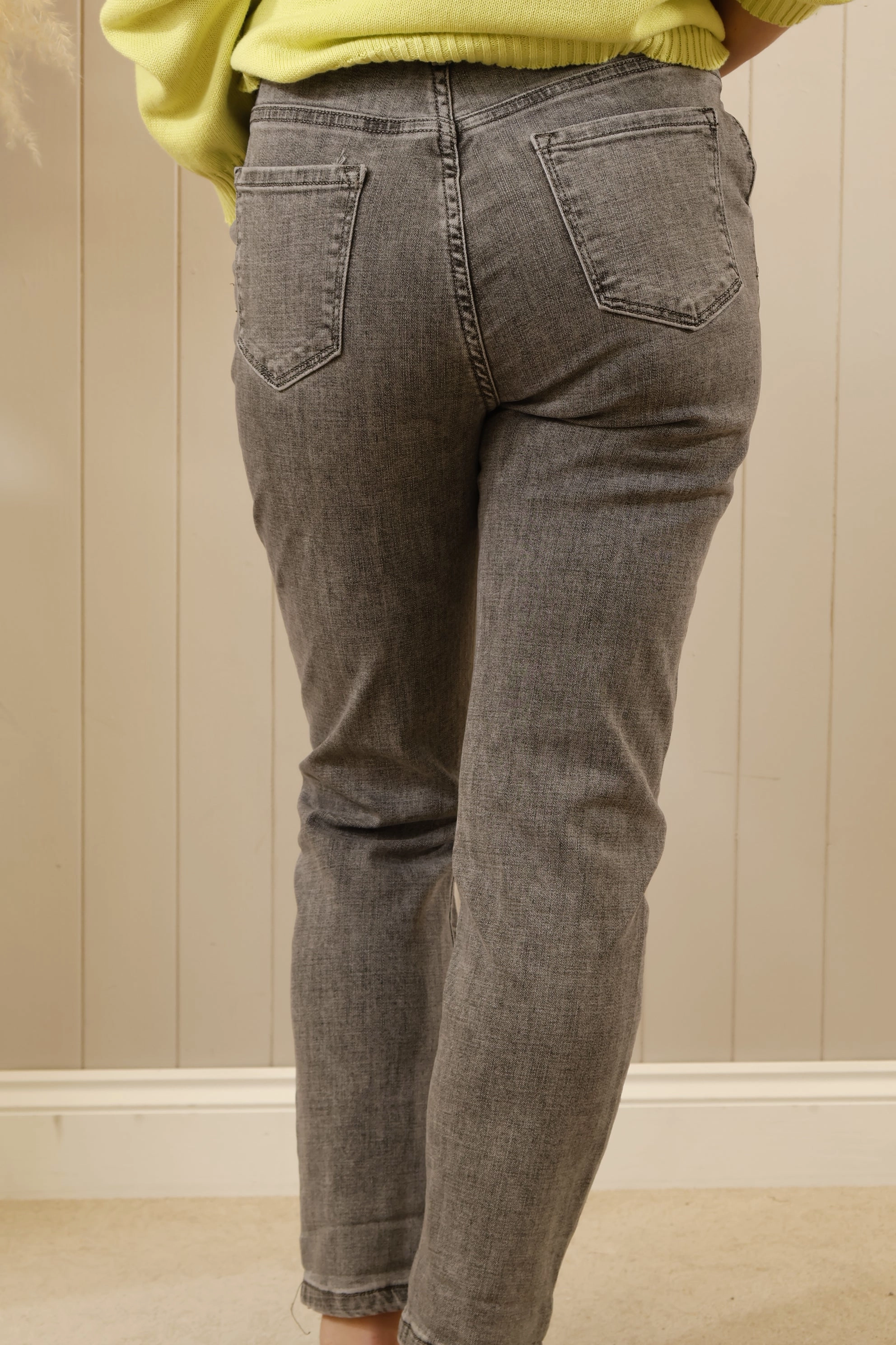 Jenna Mom Fit Jeans Flexible Activewear