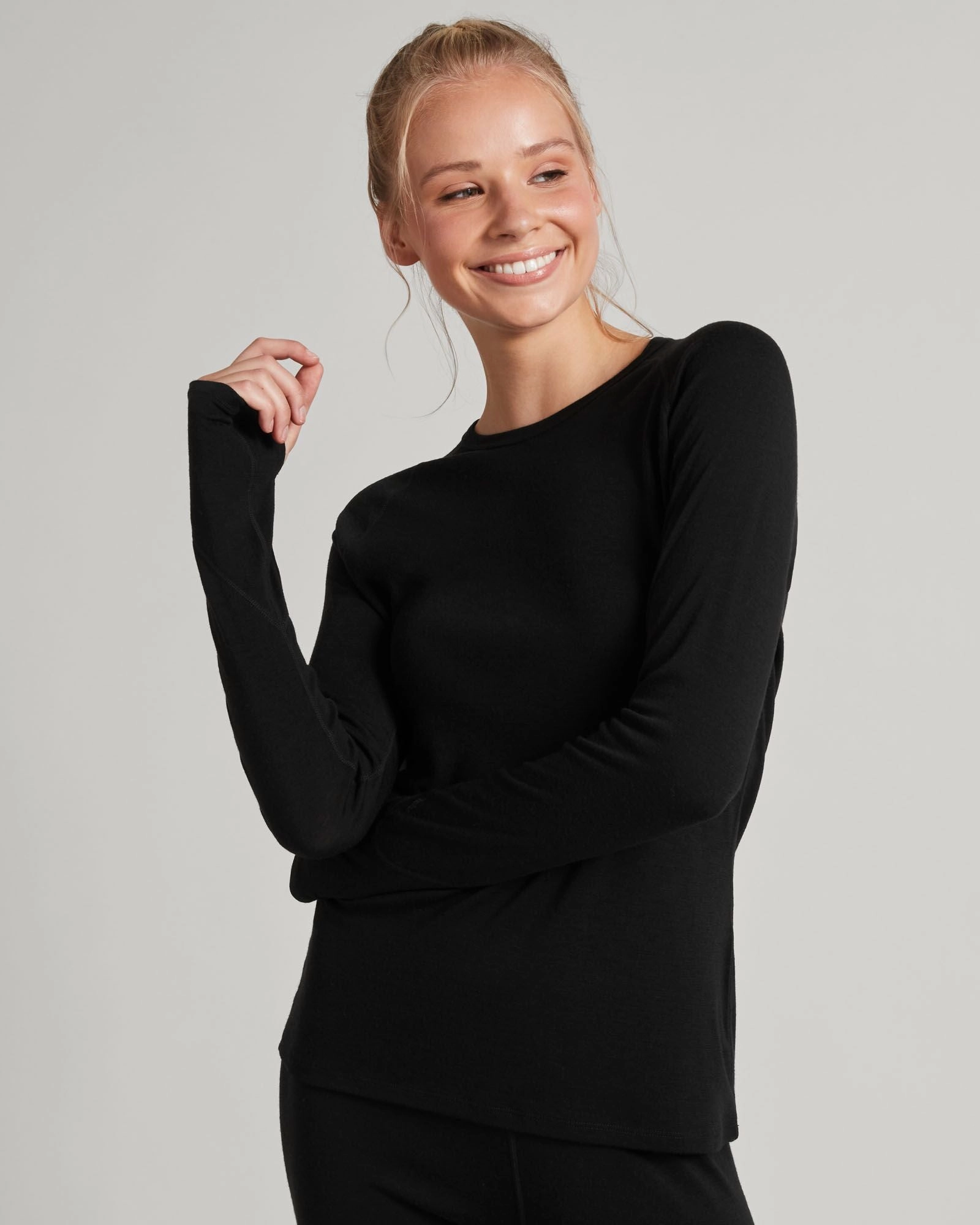 Women's KMDMerino Baselayer Long Sleeve Top - Black Lightweight insulation