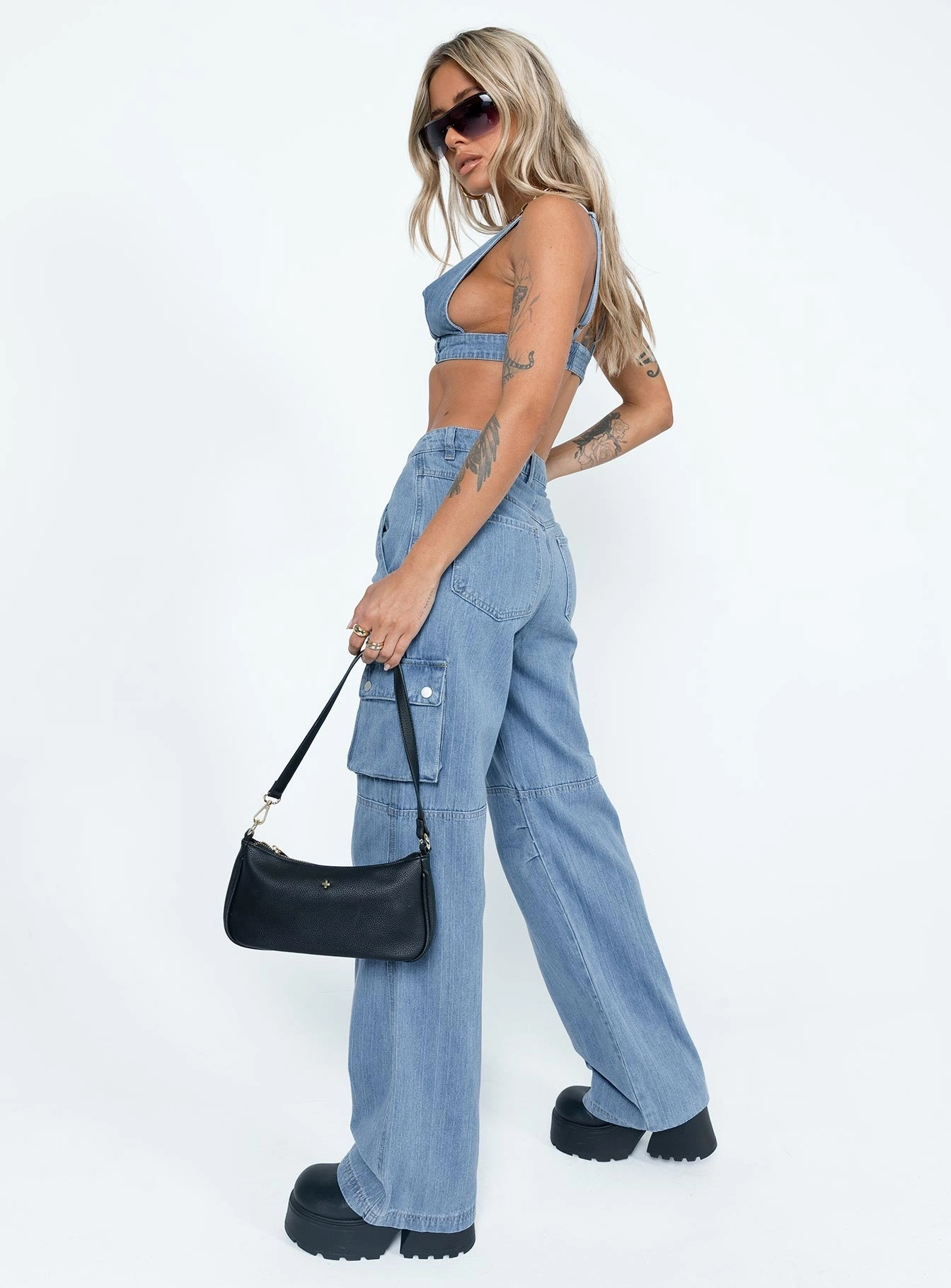 Anti Static Treatment Relaxed Style City Walk Trend Setter Paige Mid Rise Cargo Jean Denim