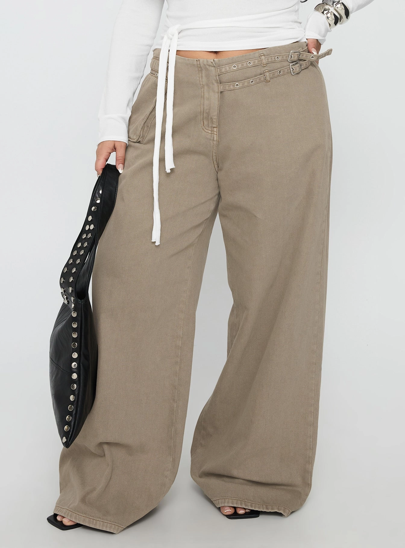 Smart Outfit Stay Comfortable Paltrow Cargo Jeans Washed Brown Curve