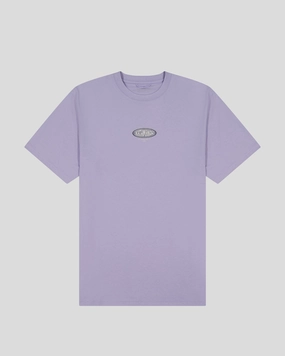 Men??s Retro Badge Organic Cotton T-Shirt - Dusty Lilac Weekend Style Essential Wear